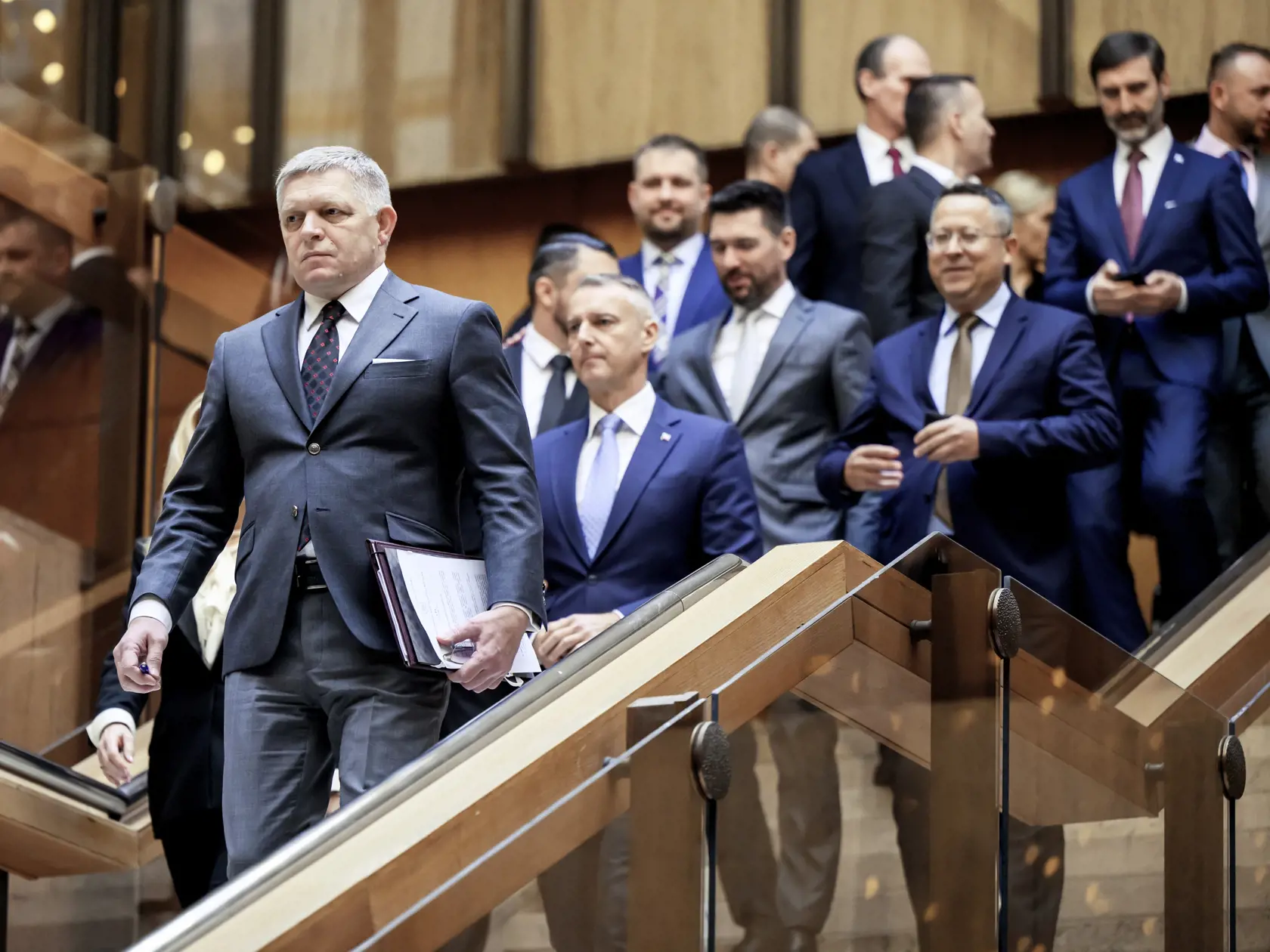 Členovia vlády dnes nezasadajú v Bratislave, ale presunuli sa na výjazdové rokovanie na opačný koniec republiky do Červeného Kláštora (okres Kežmarok).