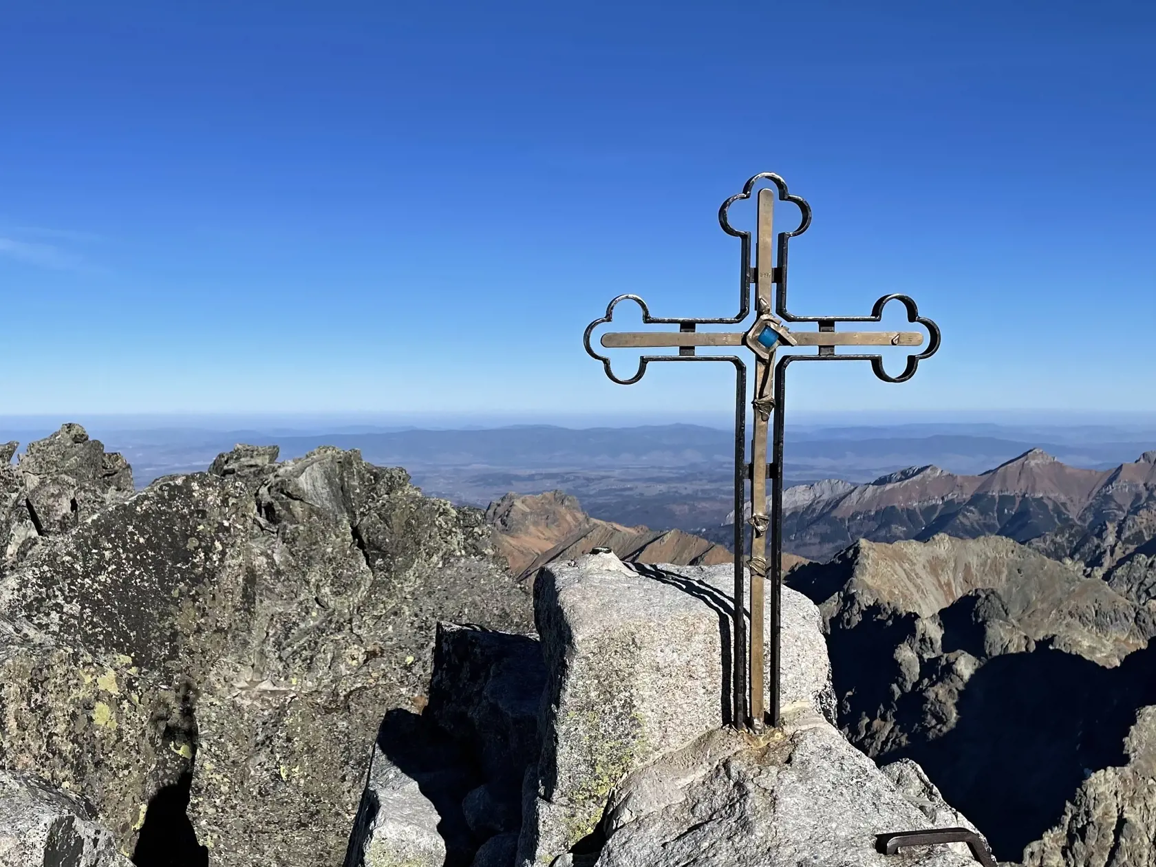 Na snímke vrchol Gerlachovského štítu, najvyššieho vrchu Tatier, Slovenska aj celých Karpát. Vo Vysokých Tatrách dňa 4. novembra 2021. FOTO TASR - Erika Ďurčová