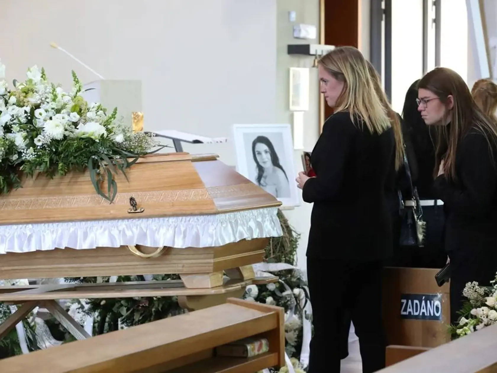 Posledné zbohom speváčke Patricii Janečkovej (†25), ktorá podľahla rakovine.