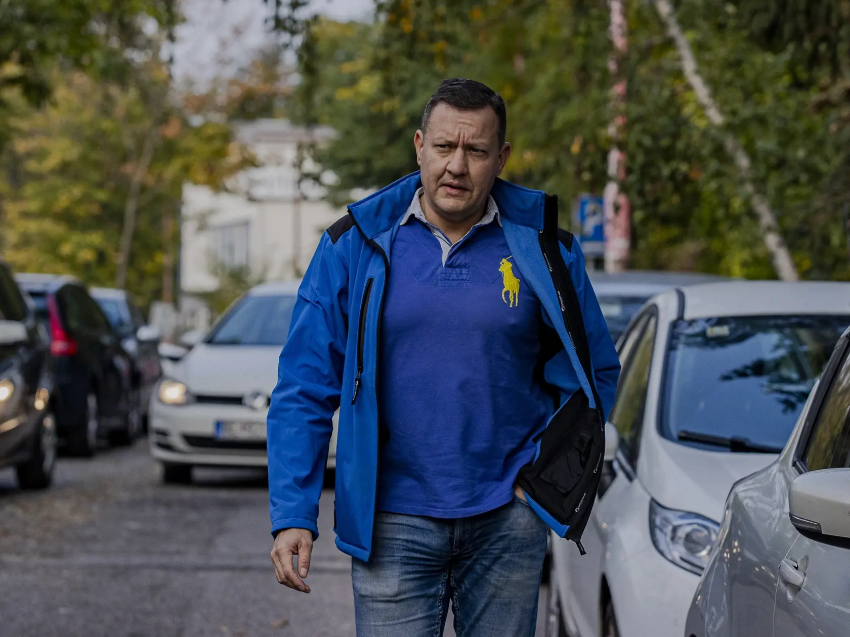 Na Zámockej ulici v Bratislave prišlo k streľbe po ktorej zostali na ulici ležať telá dvoch obetí. Na snímke príslušníci PZSR vykonávajú úkony na ulici Jaskový rad, kde bolo nájdené telo útočníka.