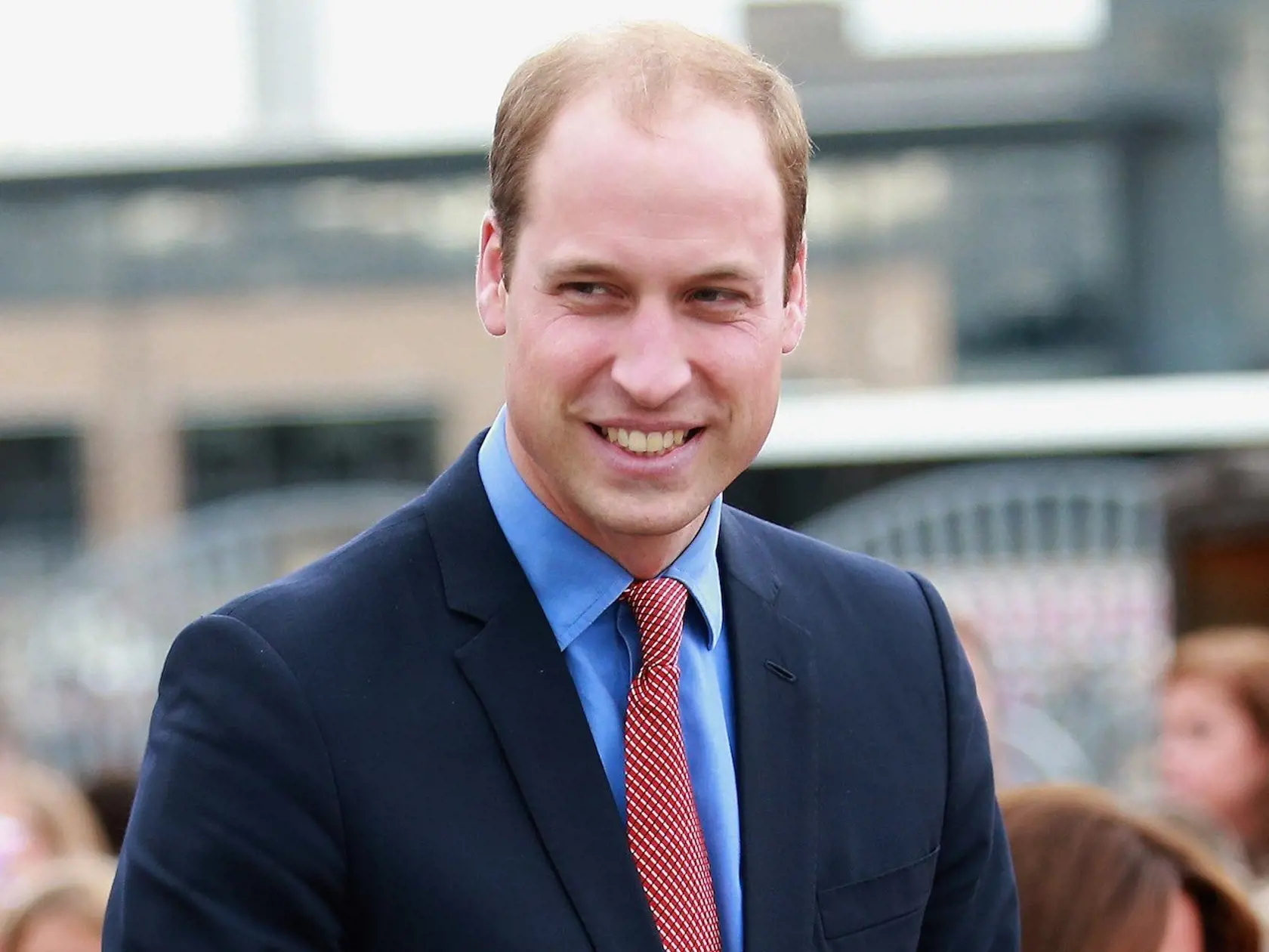 Princ William bol vo veku 3 roky prvým kráľovským dieťaťom, ktoré sa nezačalo vzdelávať v paláci, ale bolo poslané do školy.
