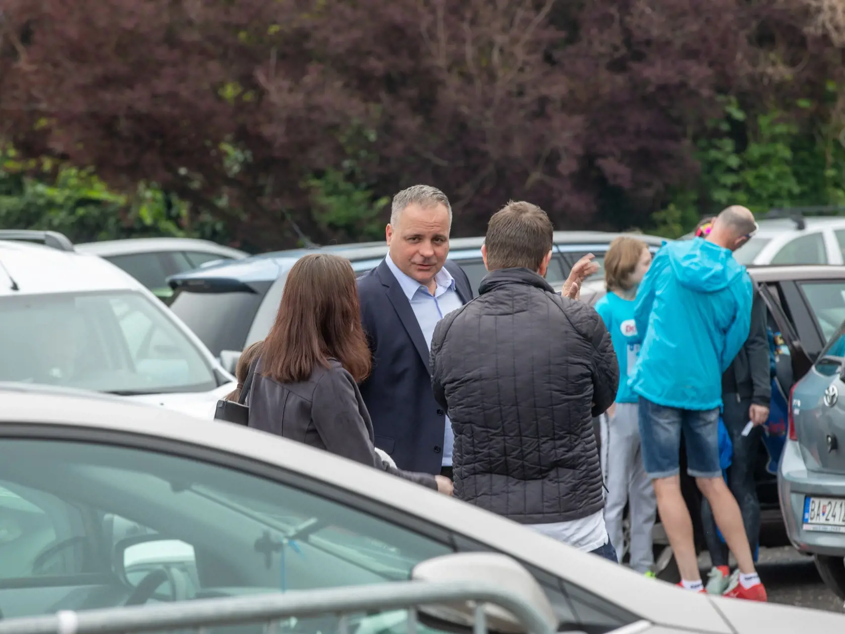 Na snímke je rodina Geissenovcov počas sobotňajšom výlete na hrad Devín. Geissenovcov sprevádzali minister hospodárstva Slovenskej republiky Richard Sulík a predseda Bratislavského samosprávneho kraja Juraj Droba.