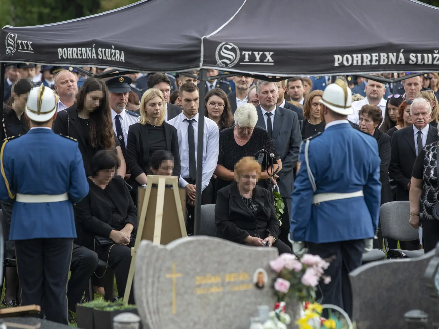 Na snímke je pohreb hasiča Lukáša Hrušovského v Trenčianskych Stankovciach, ktorý tragický zahynul pri výkone povolania.