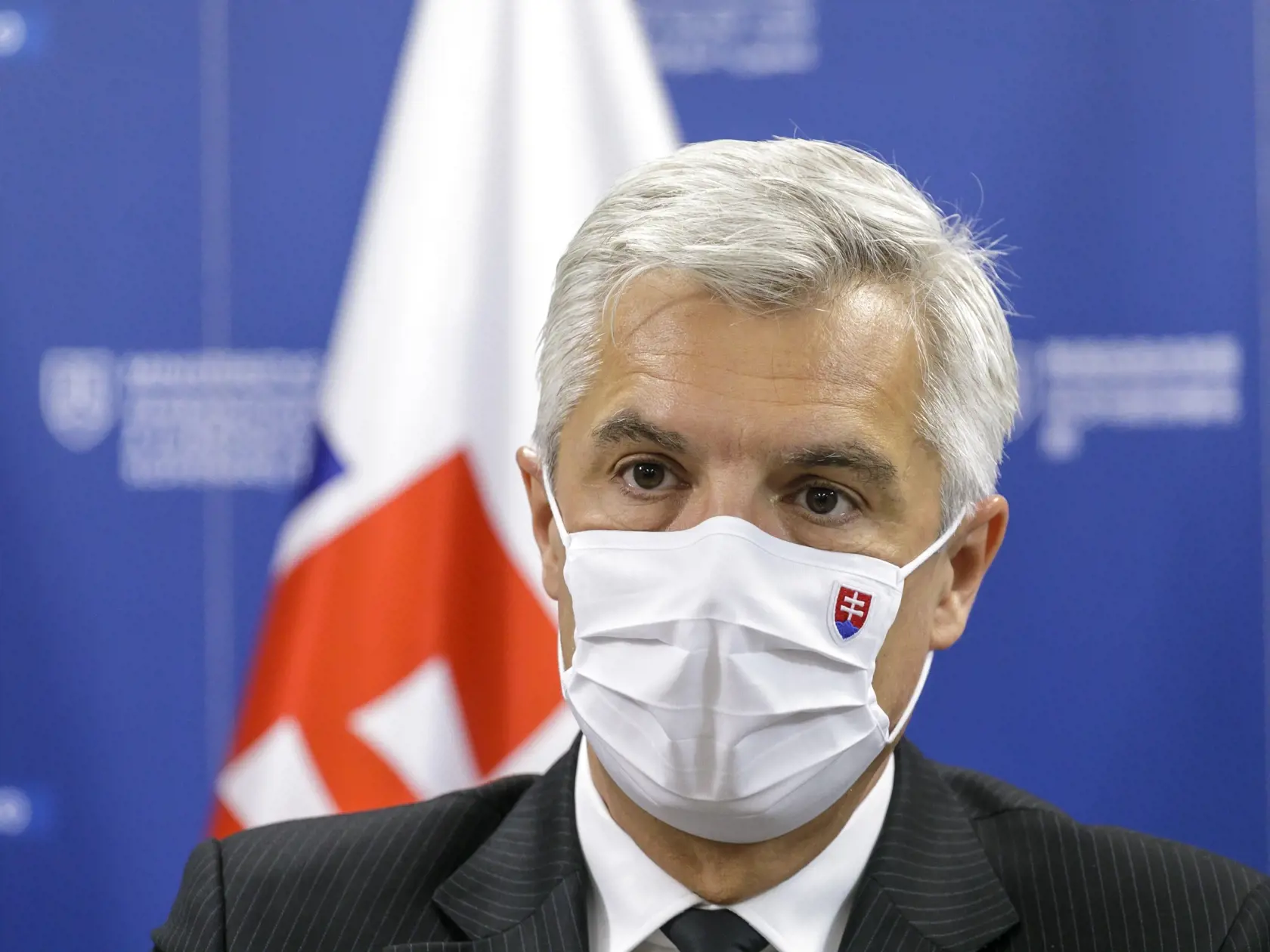 Na snímke minister zahraničných vecí a európskych záležitostí SR Ivan Korčok počas brífingu po telefonickom rozhovore s hlavným vyjednávačom EÚ pre vzťahy so Spojeným kráľovstvom Michelom Barnierom v Bratislave 13. mája 2020. FOTO TASR - Dano Veselský