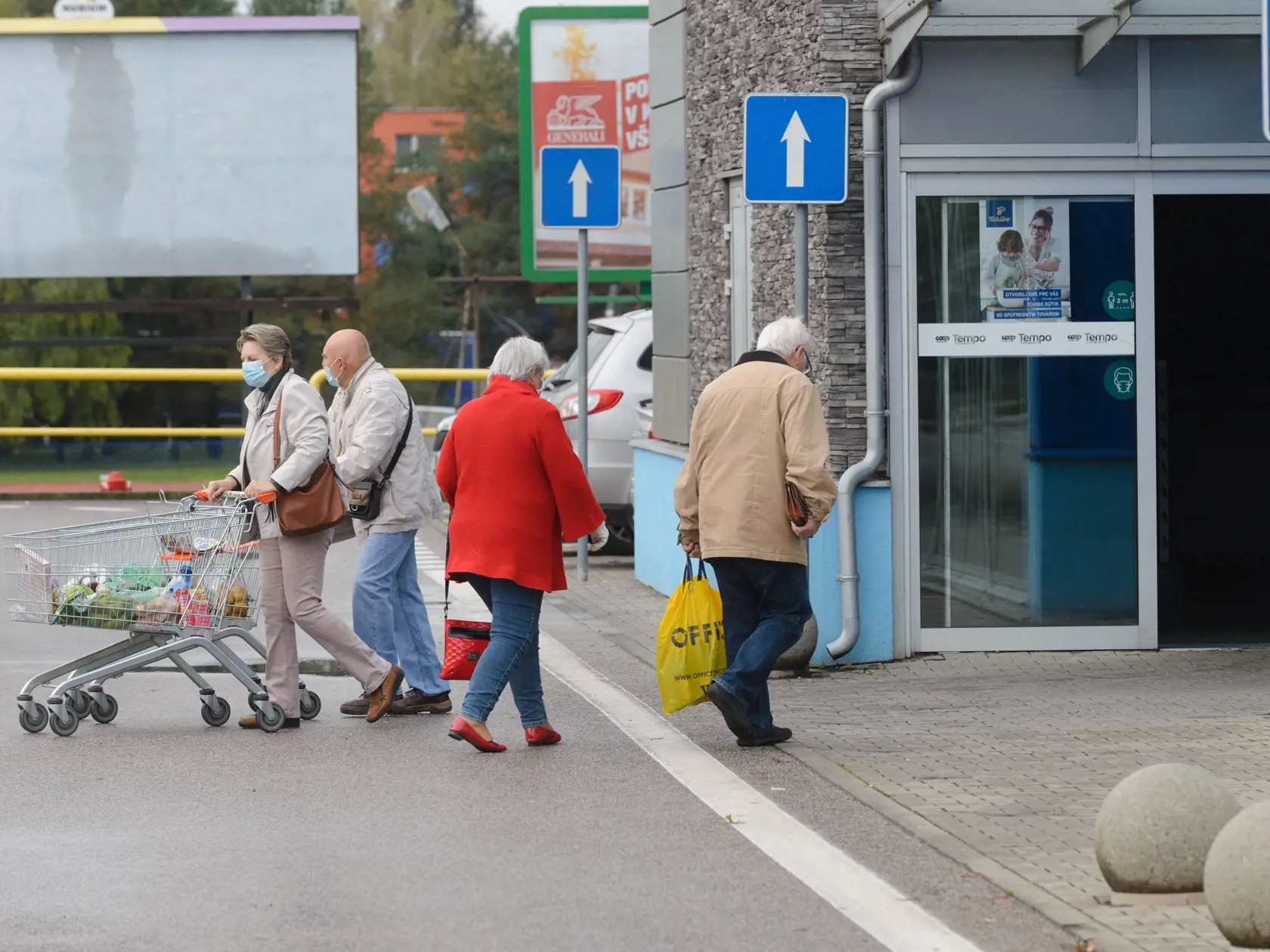 Zdražovanie poriadne pocítia aj penzisti, najmä tí s biednymi dôchodkami. Každé euro navyše sa im zíde.