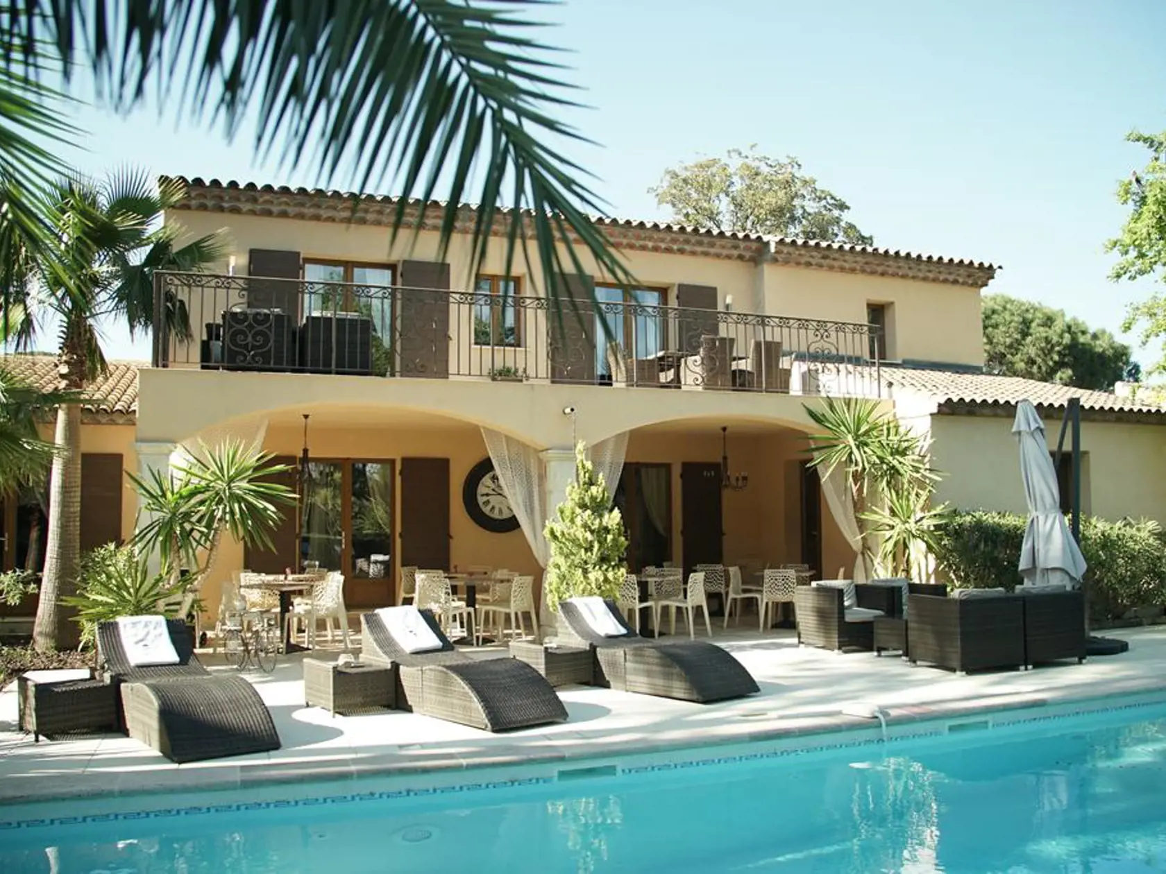 Maison Prestige Roberto Geissini