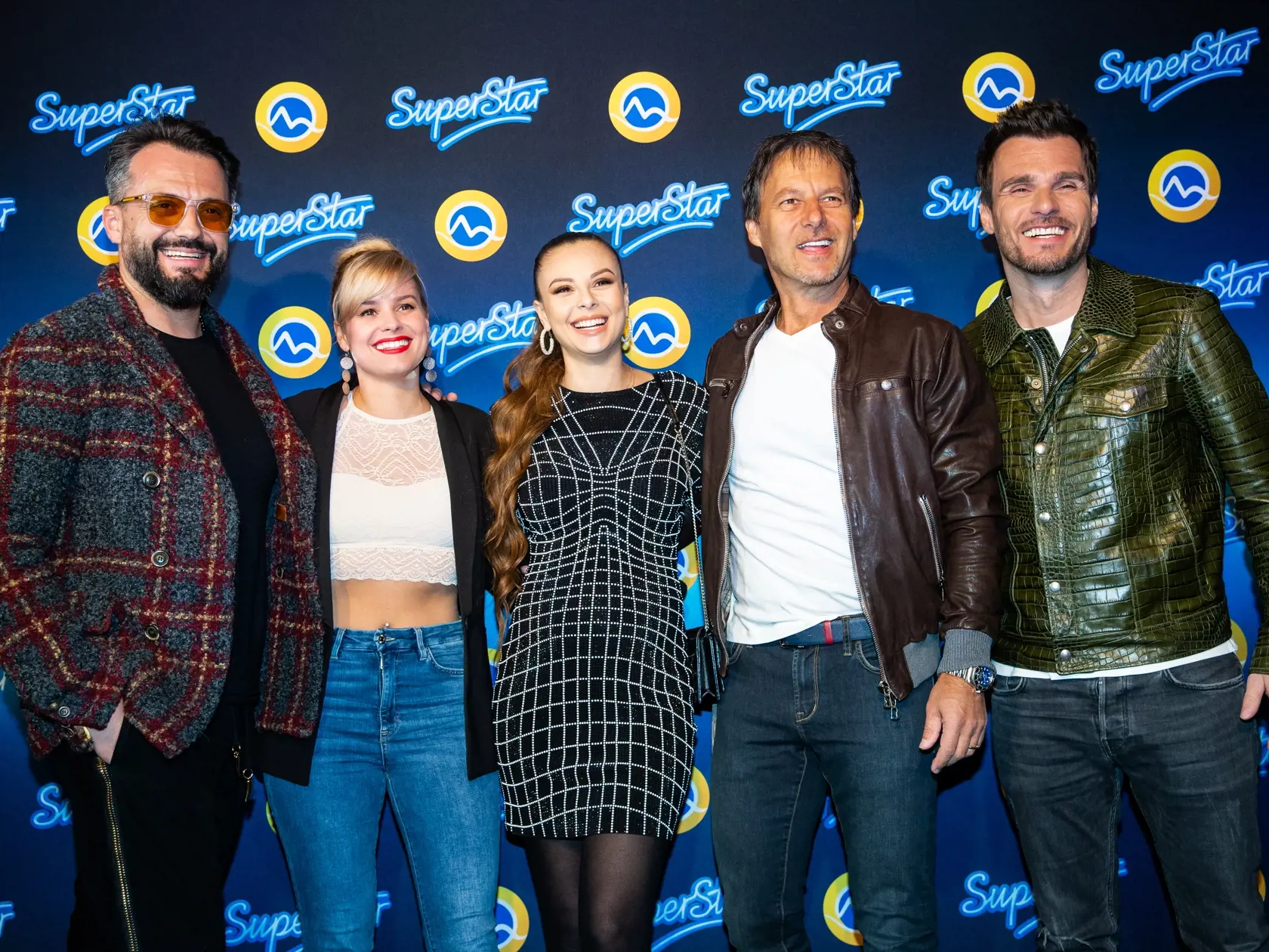 SuperStar párty v jednom z bratislavských podnikov. Na snímke Marián Čekovský, Patricie Pagáčová, Monika Bagárová, Pavol Habera a Leoš Mareš.
