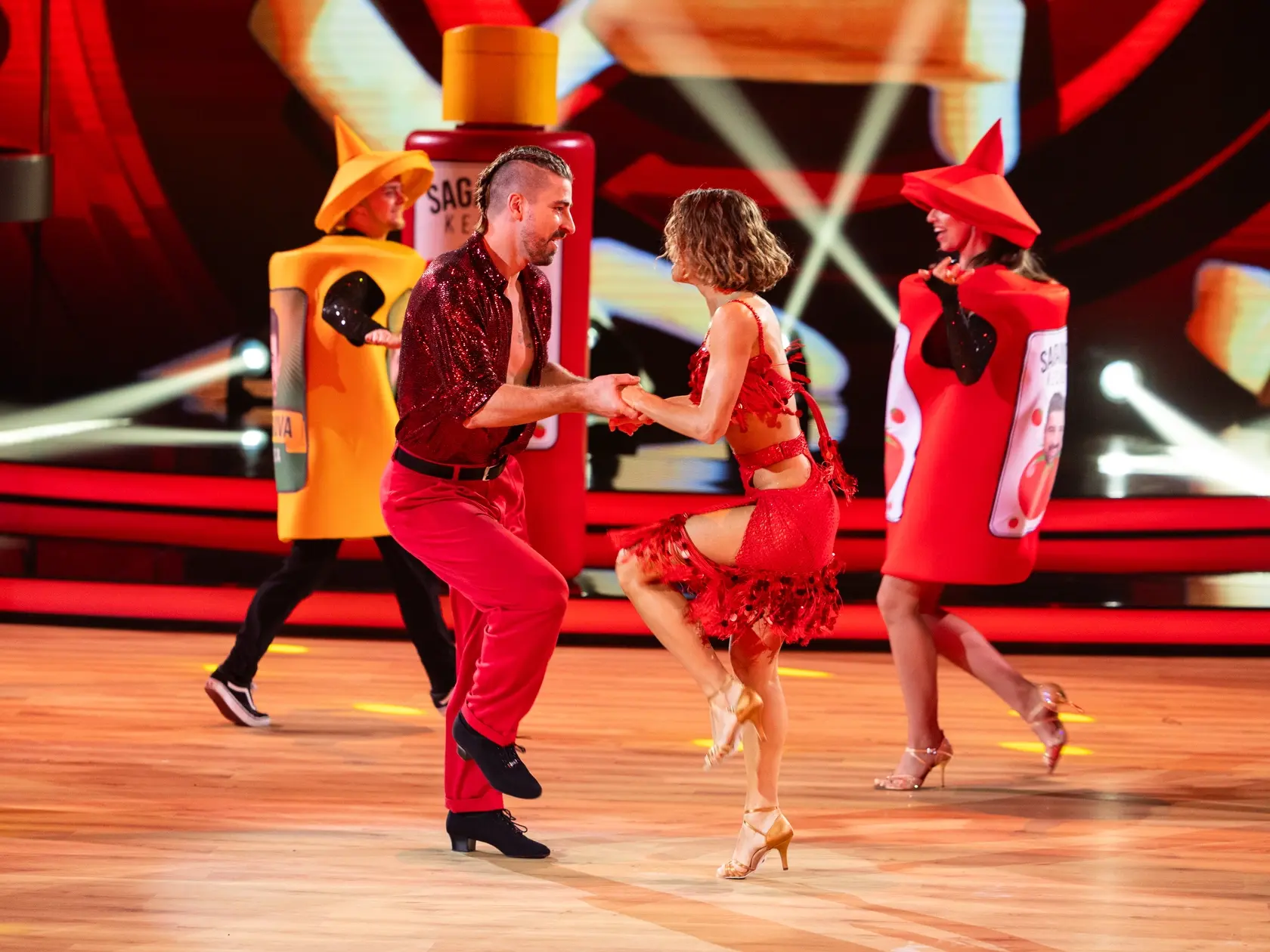 Peter Sagan a Dominika Rošková počas siedmeho kola Let's dance 2025. 