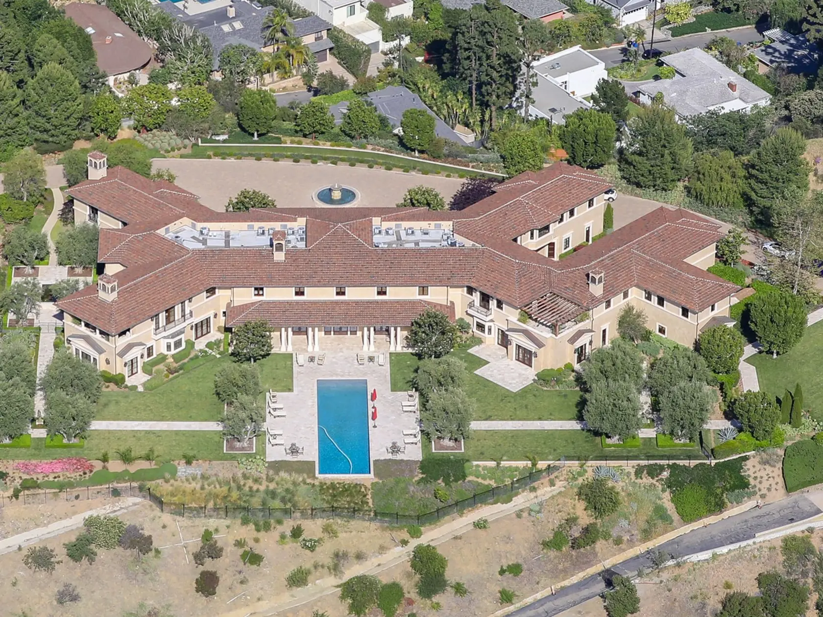 Meghan a Harry sa zúfalo usilujú nájsť permanentný domov v Los Angeles.