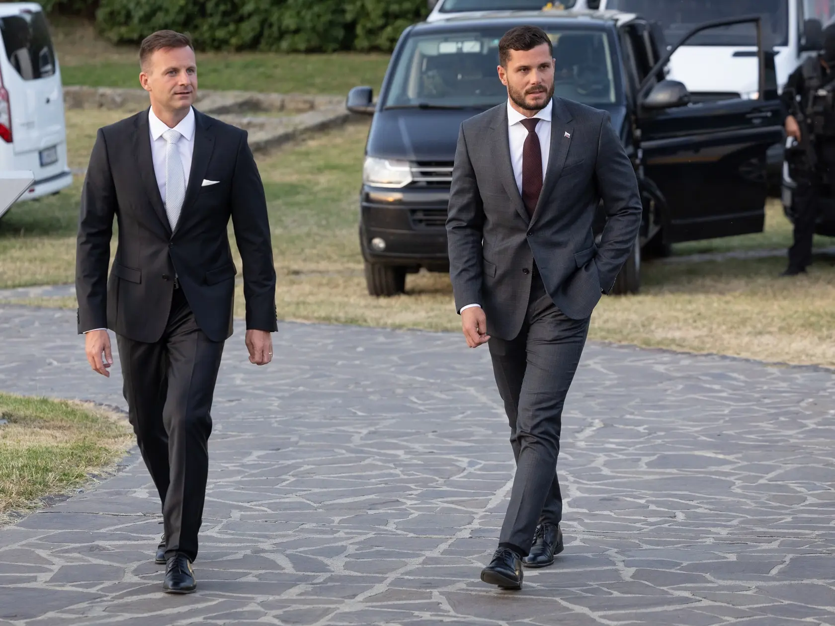 Na sviatok svätého Cyrila a Metoda sa na hrade Devín v Bratislave konali tradičné cyrilo-metodské oslavy. Pre návštevníkov bol počas celého dňa pripravený kultúrno-spoločenský program a viacero atrakcií. Večerný program bol vyhradený pre predstaviteľov štátu a pozvaných hostí. Na snímke je Richard Glück.