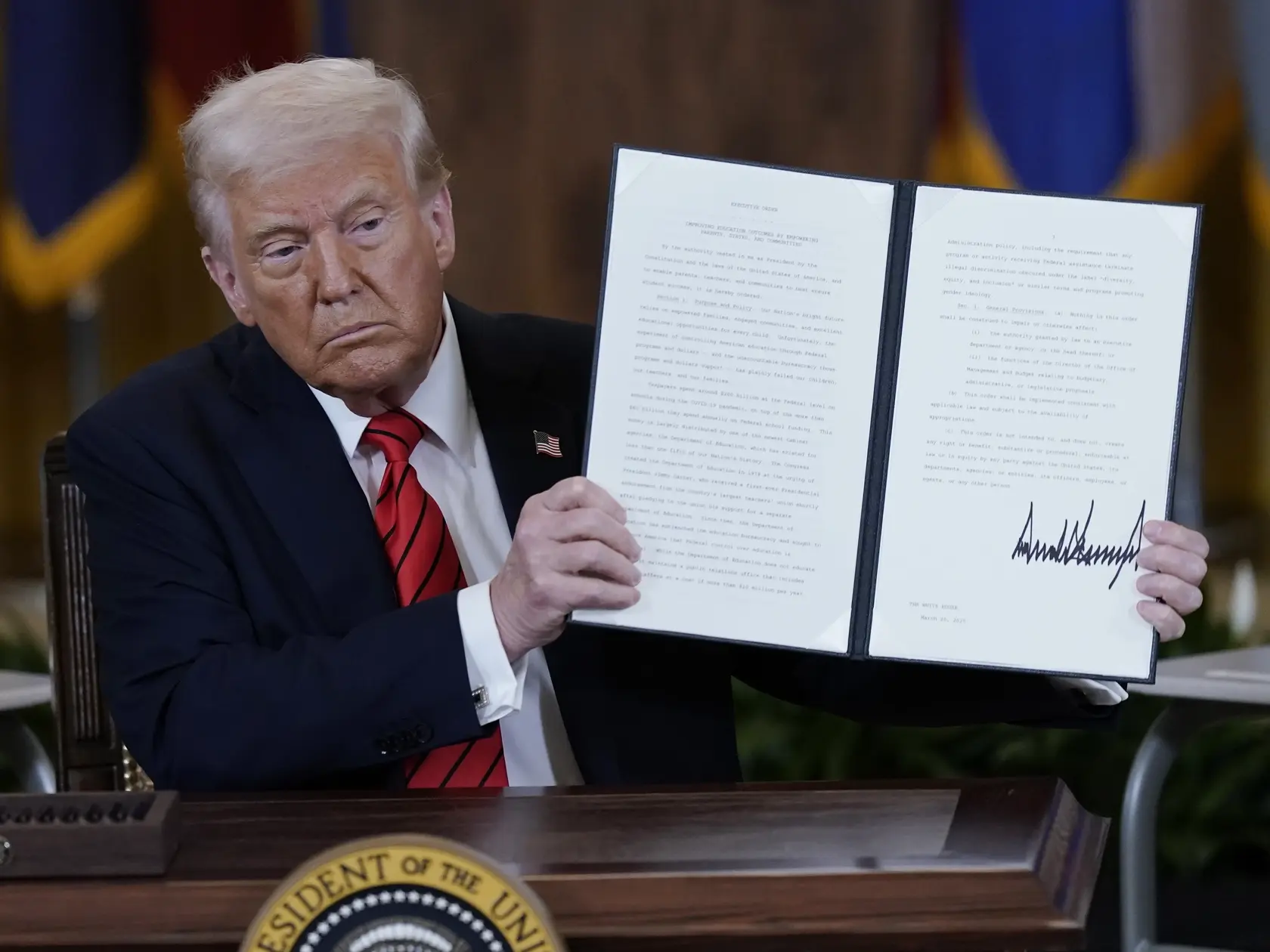 Návrh, aby Spojené štáty prevzali vlastníctvo ukrajinských elektrární s cieľom zaistiť bezpečnosť tejto kritickej infraštruktúry, predostrel Trump minulú stredu počas telefonického rozhovoru s ukrajinským lídrom Volodymyrom Zelenským.