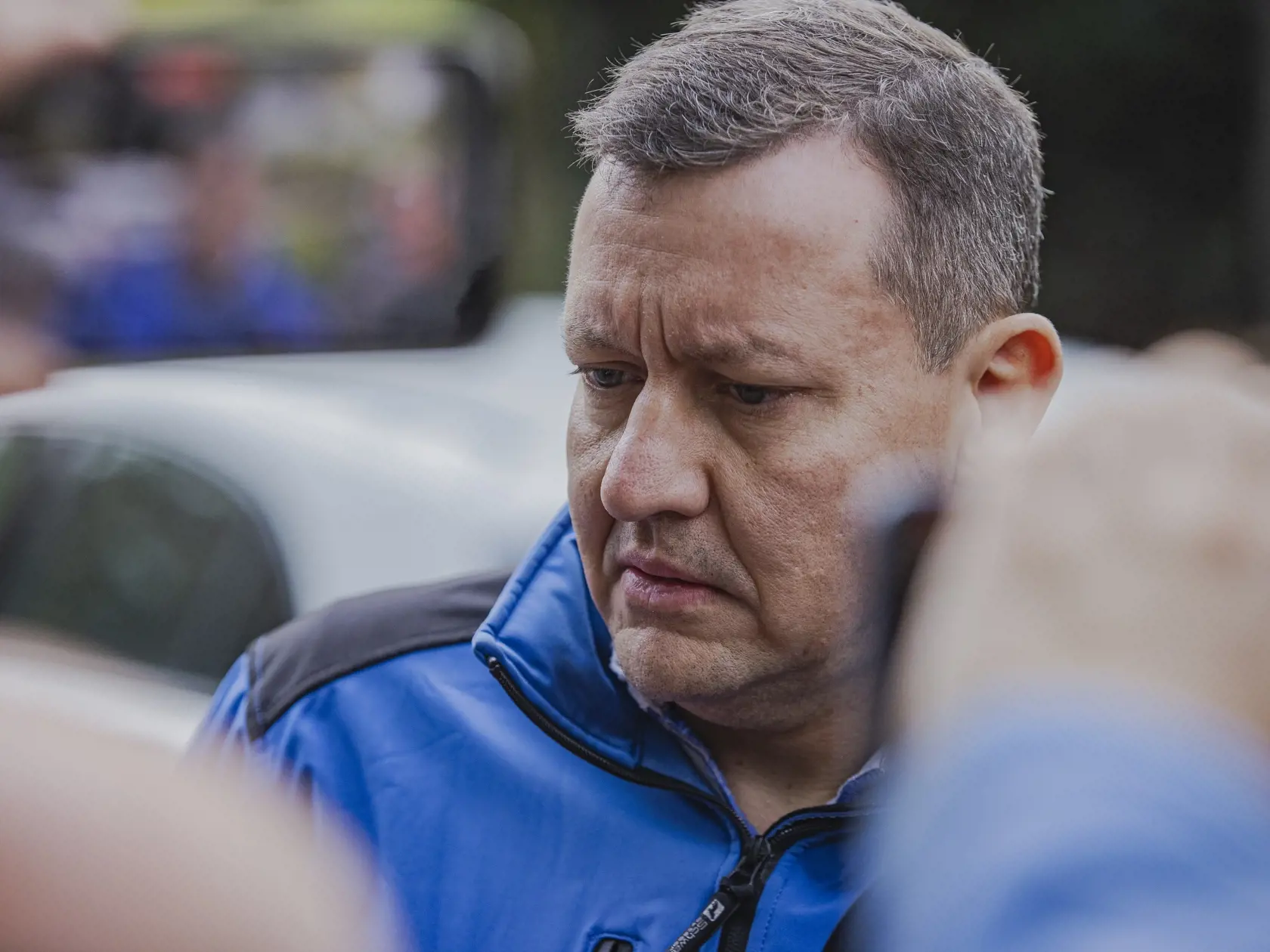Na Zámockej ulici v Bratislave prišlo k streľbe po ktorej zostali na ulici ležať telá dvoch obetí. Na snímke príslušníci PZSR vykonávajú úkony na ulici Jaskový rad, kde bolo nájdené telo útočníka.
