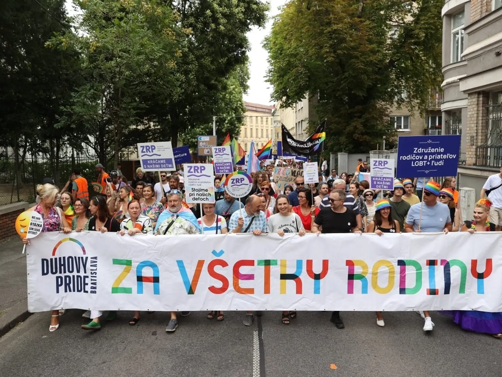 Účastníci bratislavského Pridu 2024 vyrazili na dúhový pochod mestom.