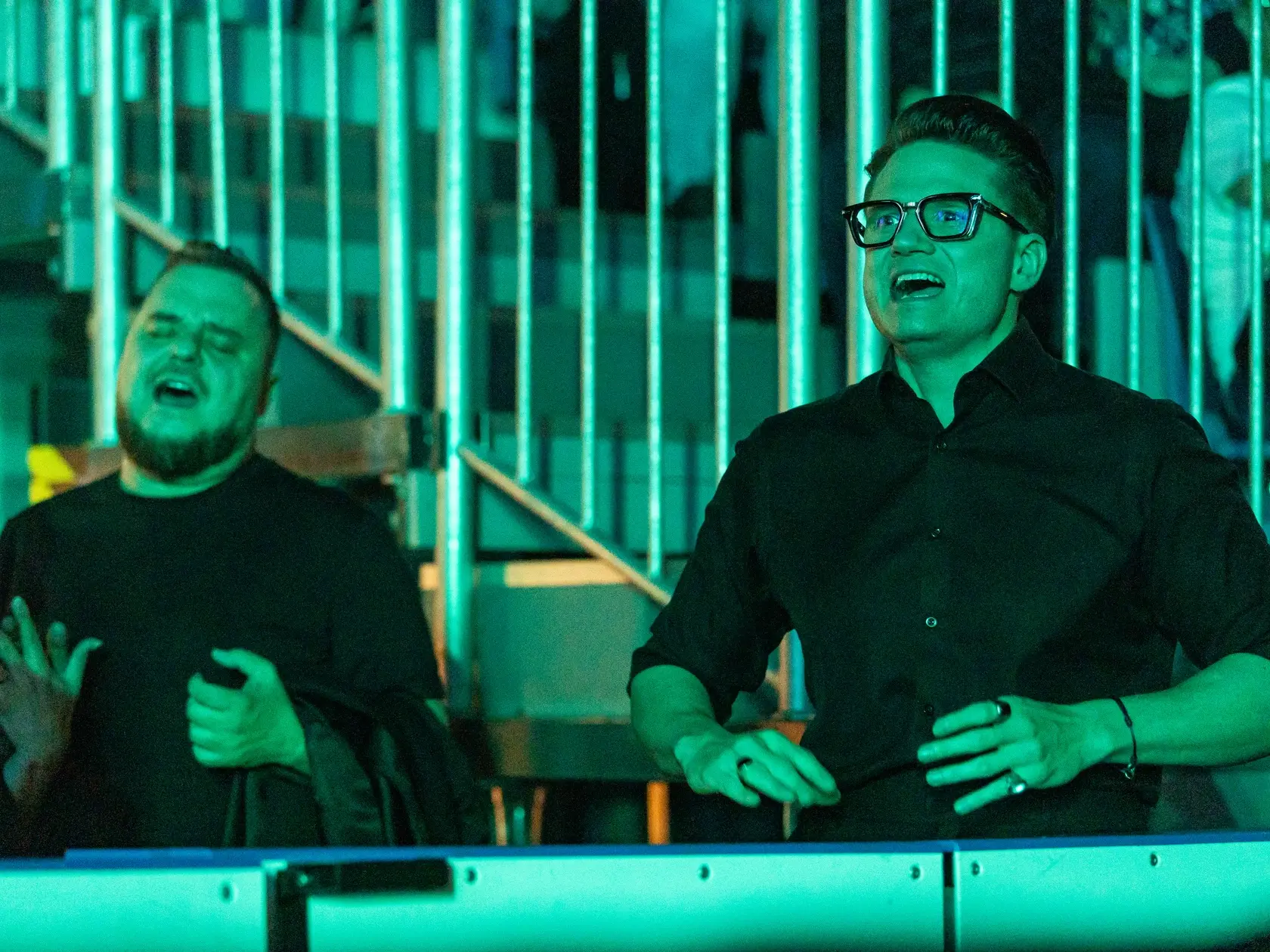 Koncert k príležitosti 75. narodenín speváka Karola Duchoňa pod názvom “Karol Duchoň 75” v Bratislave. Na snímke Mário “Kuly” Kollár a Ondřej Brzobohatý.