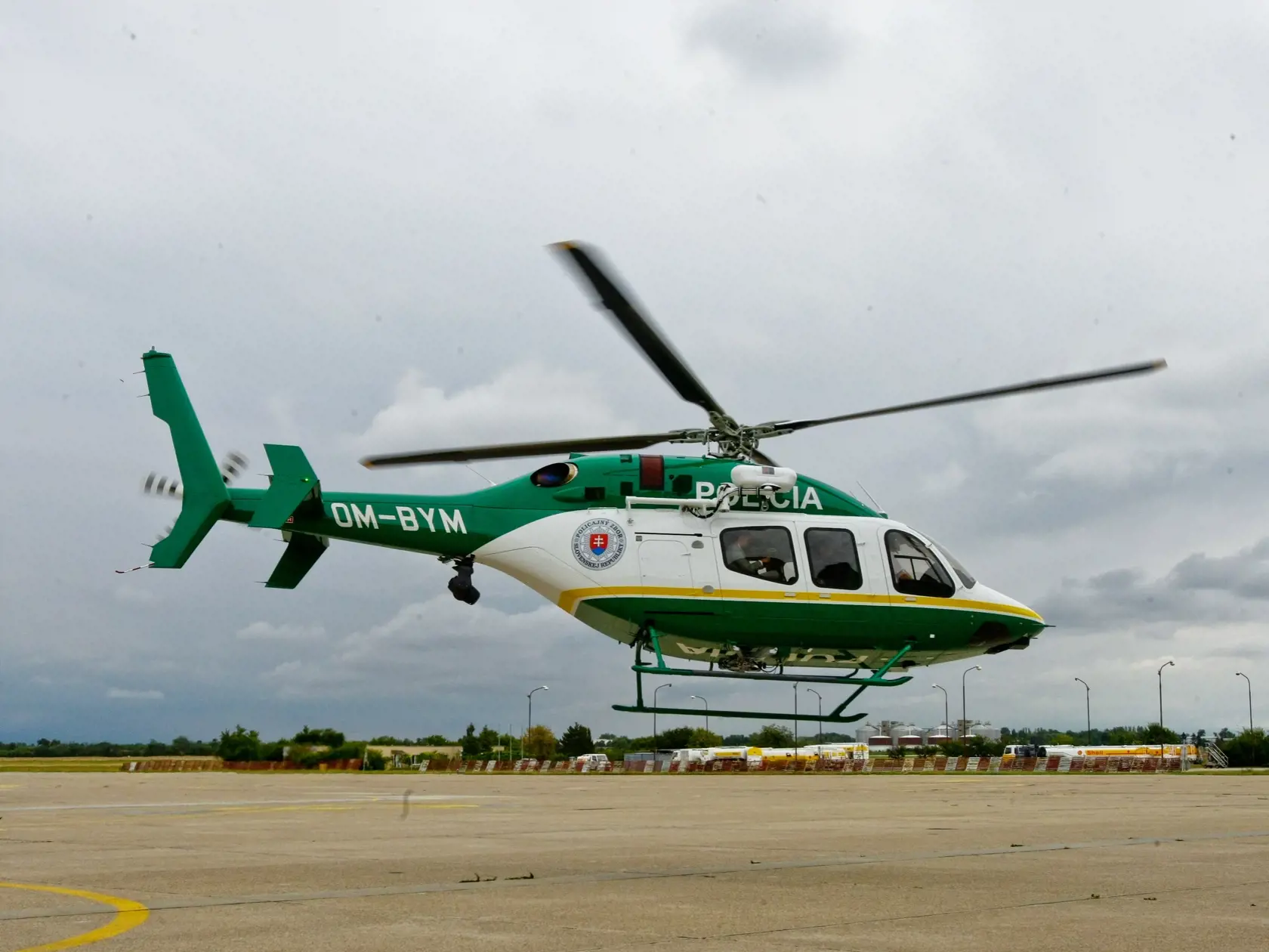 Na snimke novy vrtulnik Policajneho zboru Slovenskej republiky typu Bell 429.