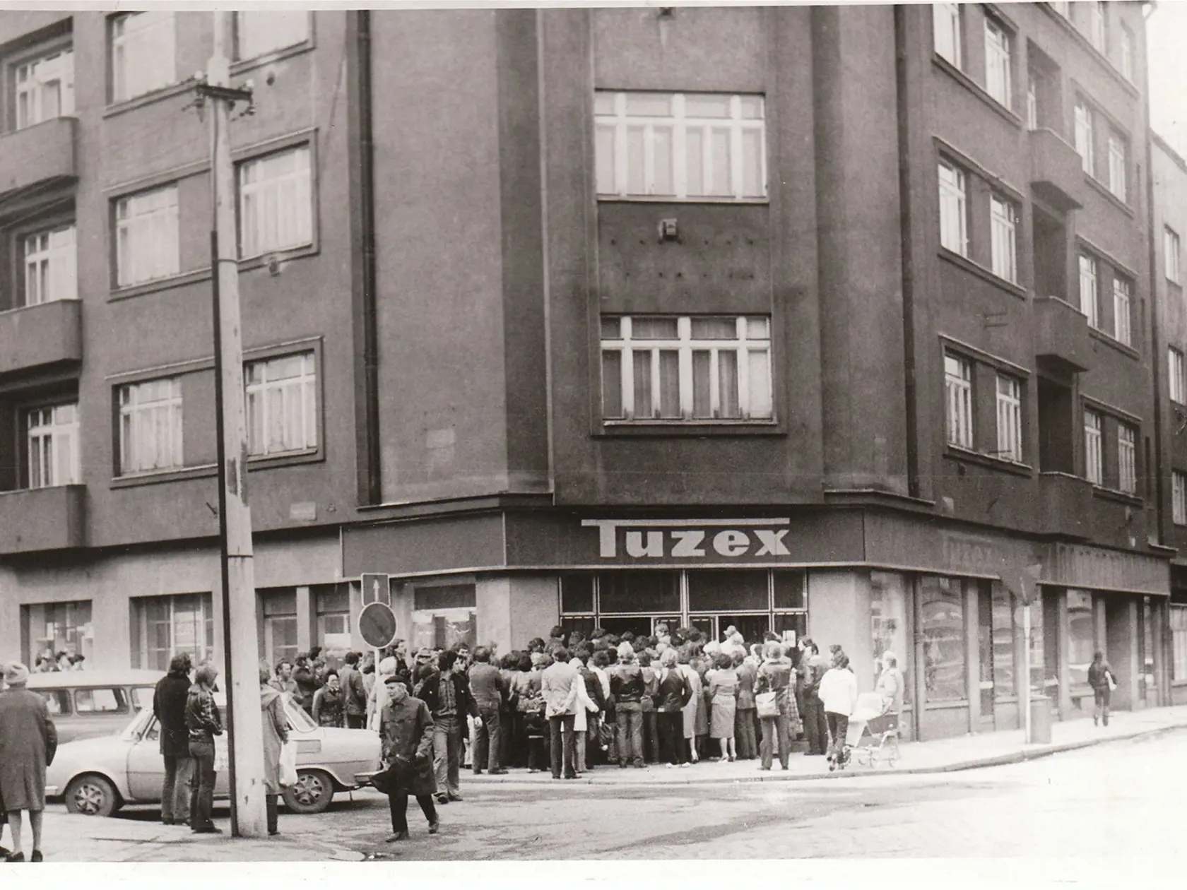18. Tuzex a bony