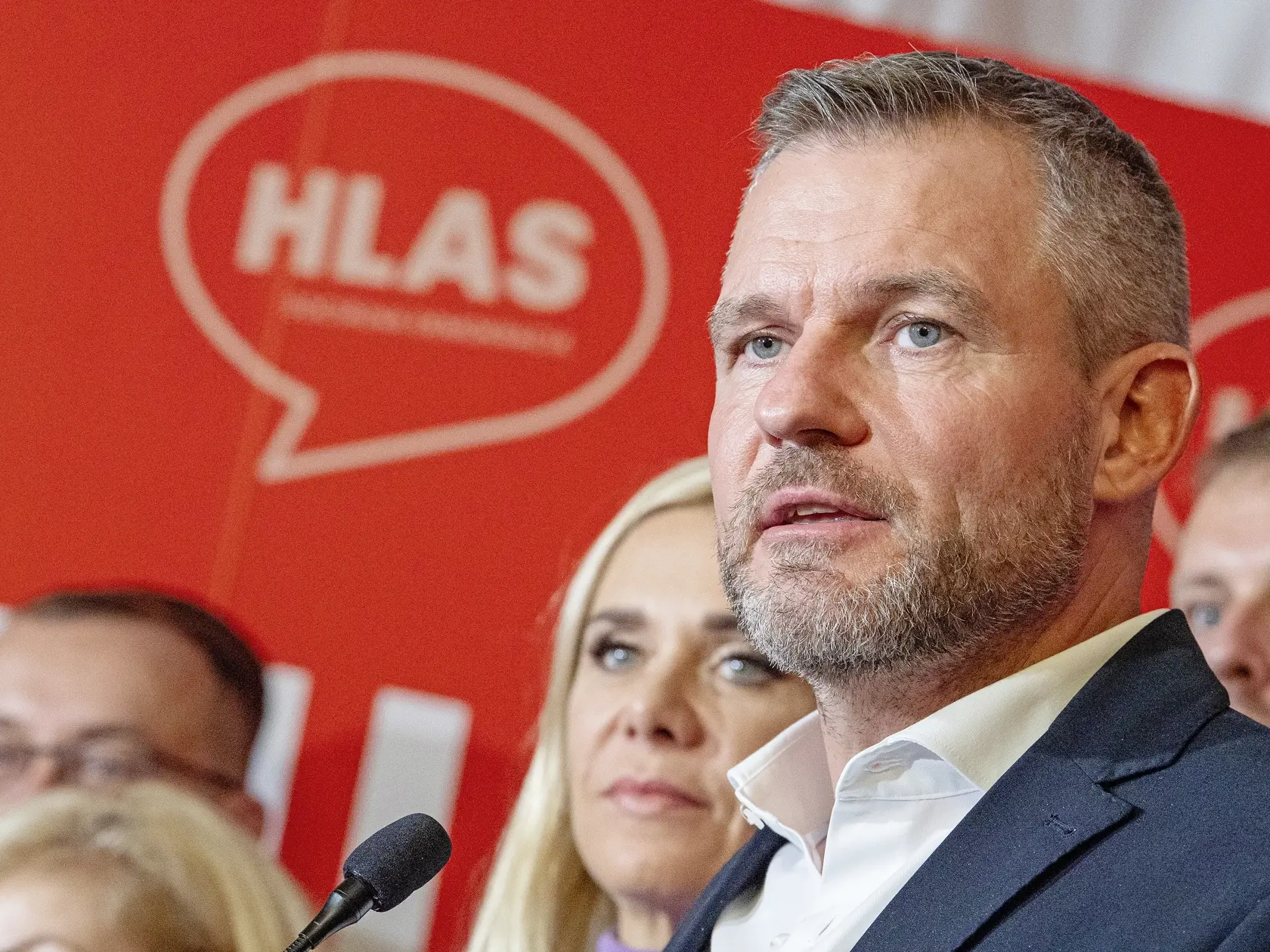 Požičala banka. Hlas Petra Pellegriniho si požičal z banky. Dobrý výsledok je záruka, že peniaze strana vráti a ešte jej aj niečo zostane.