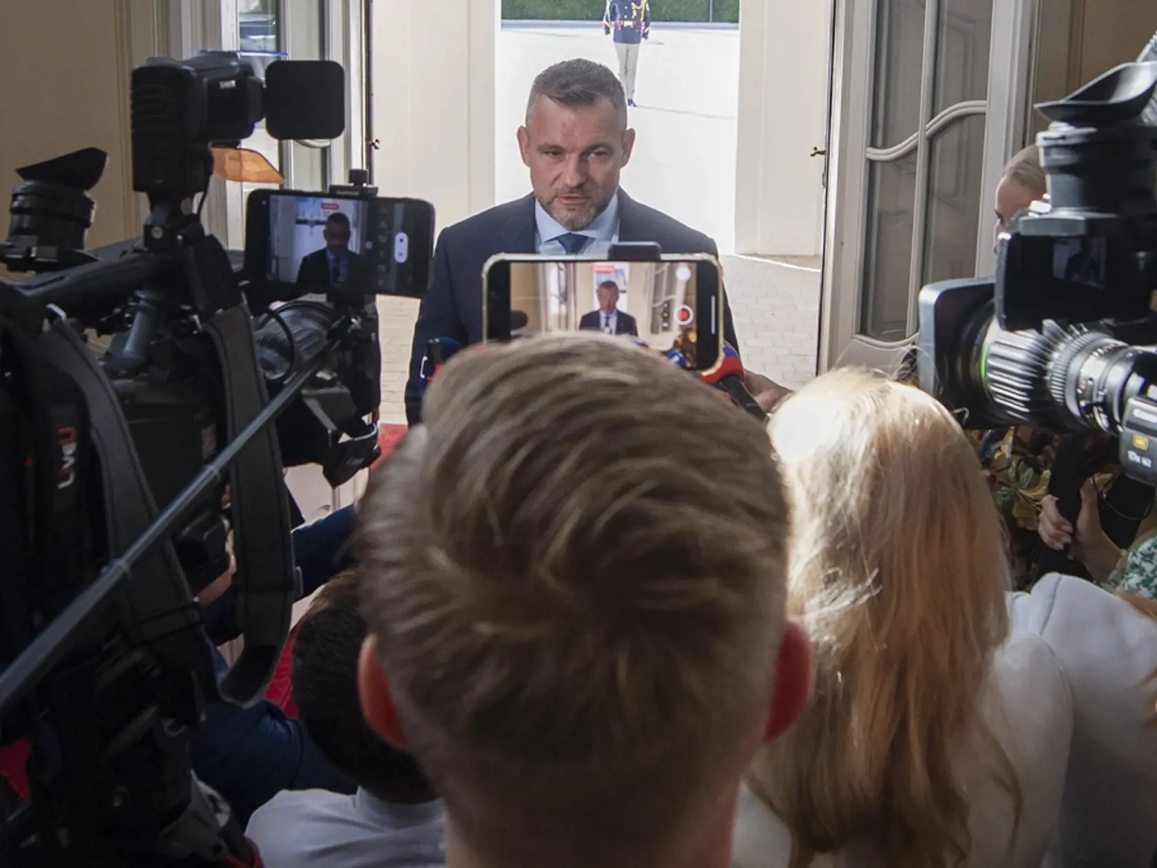 Na snímke predseda strany Hlas - SD Peter Pellegrini počas brífingu s novinármi po stretnutí s prezidentkou SR Zuzanou Čaputovou 3. októbra 2023 v Prezidentskom paláci v Bratislave.