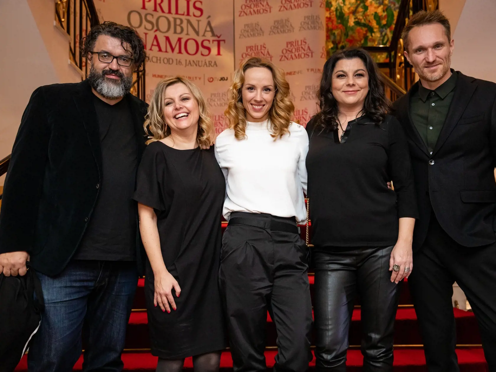 Premiéra slovenskej romantickej komédie "Príliš osobná známosť" v jednom z hotelov vo Vysokých Tatrách spojená s koncertom kapely IMT Smile. Na snímke Peter Núñez, Evita Twardzik, Petra Hřebíčková, Marta Ferencová a Marián Mitaš.