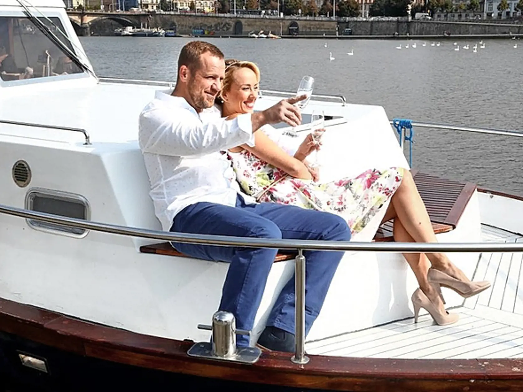 Petra Hřebíčková a Filip Blažek v seriáli Svadby v Benátkach