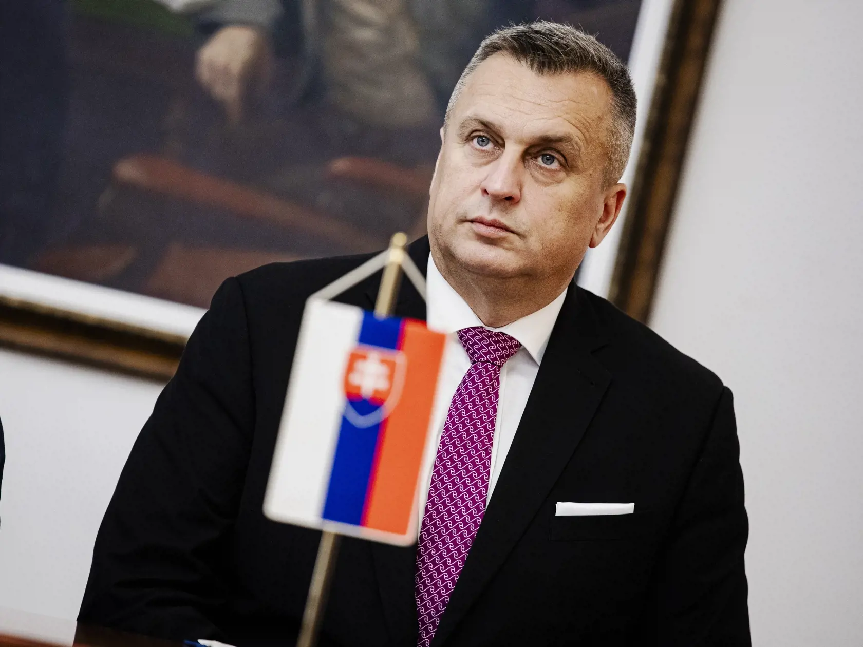 Robert Fico, Peter Pellegrini a Andrej Danko podpísali v historickej budove Národnej rady Slovenskej republiky Memorandum o porozumení, ktoré je základom pre vytvorenie budúcej koalície.