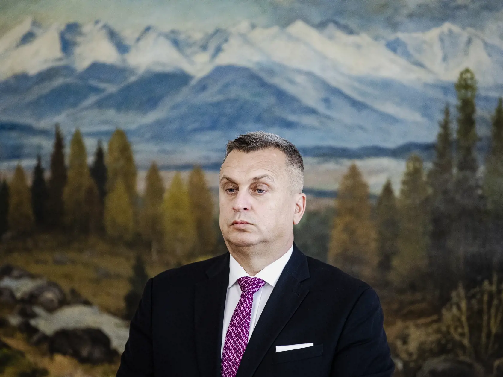 Robert Fico, Peter Pellegrini a Andrej Danko podpísali v historickej budove Národnej rady Slovenskej republiky Memorandum o porozumení, ktoré je základom pre vytvorenie budúcej koalície.