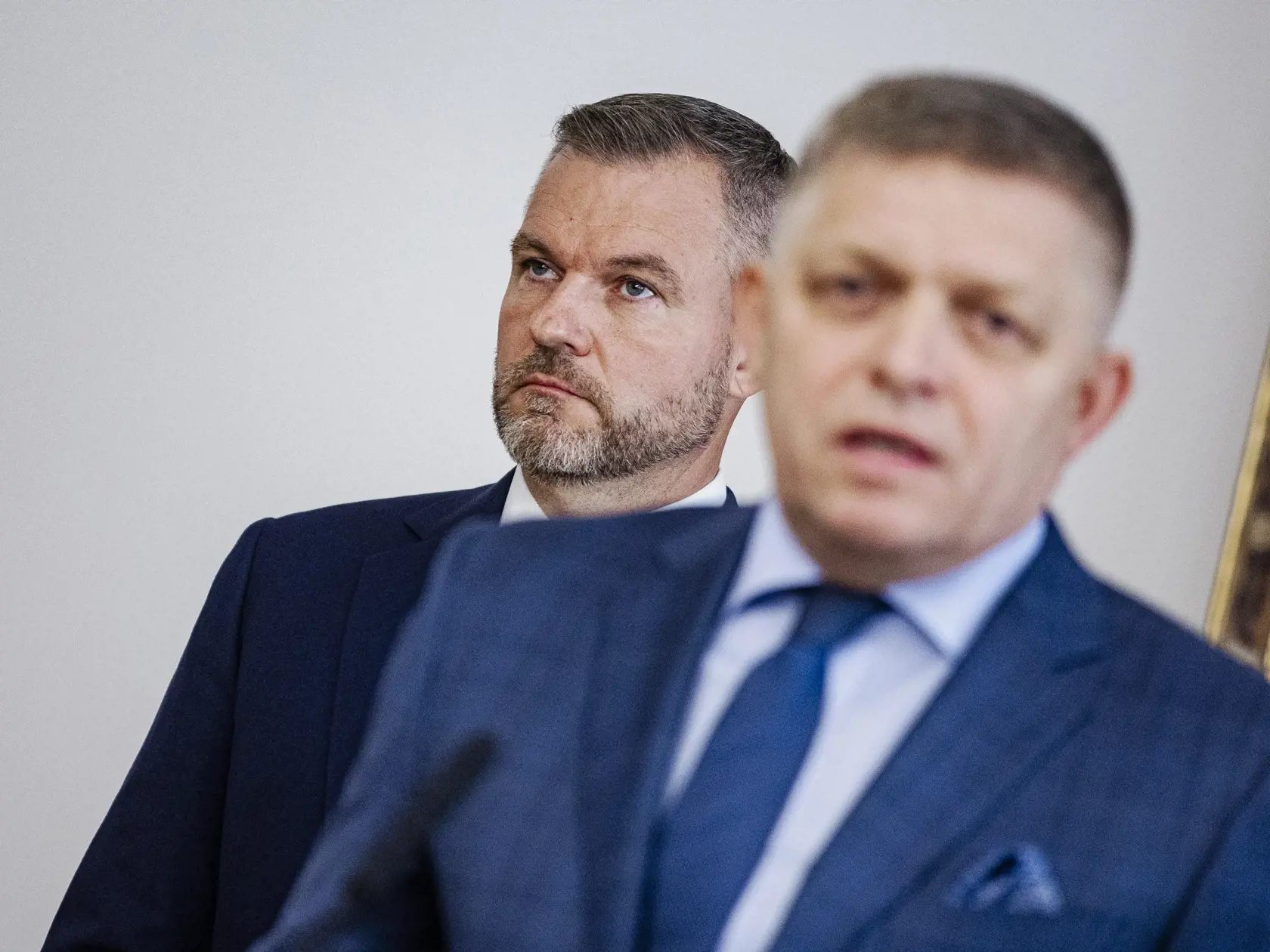 Robert Fico, Peter Pellegrini a Andrej Danko podpísali v historickej budove Národnej rady Slovenskej republiky Memorandum o porozumení, ktoré je základom pre vytvorenie budúcej koalície.