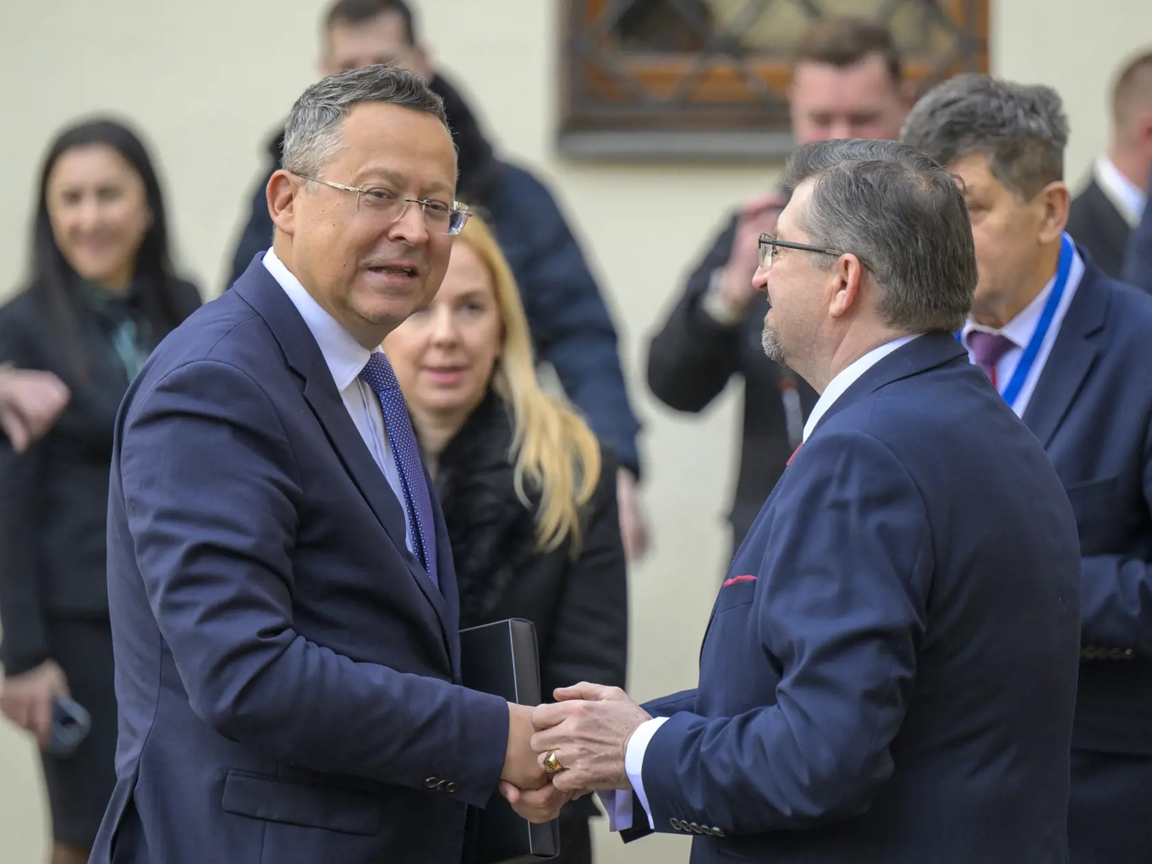 Na snímke vľavo minister financií SR Ladislav Kamenický (Smer-SD) pred výjazdovým rokovaním vlády Slovenskej republiky v Červenom Kláštore 29. januára 2025. FOTO TASR - Veronika Mihaliková


