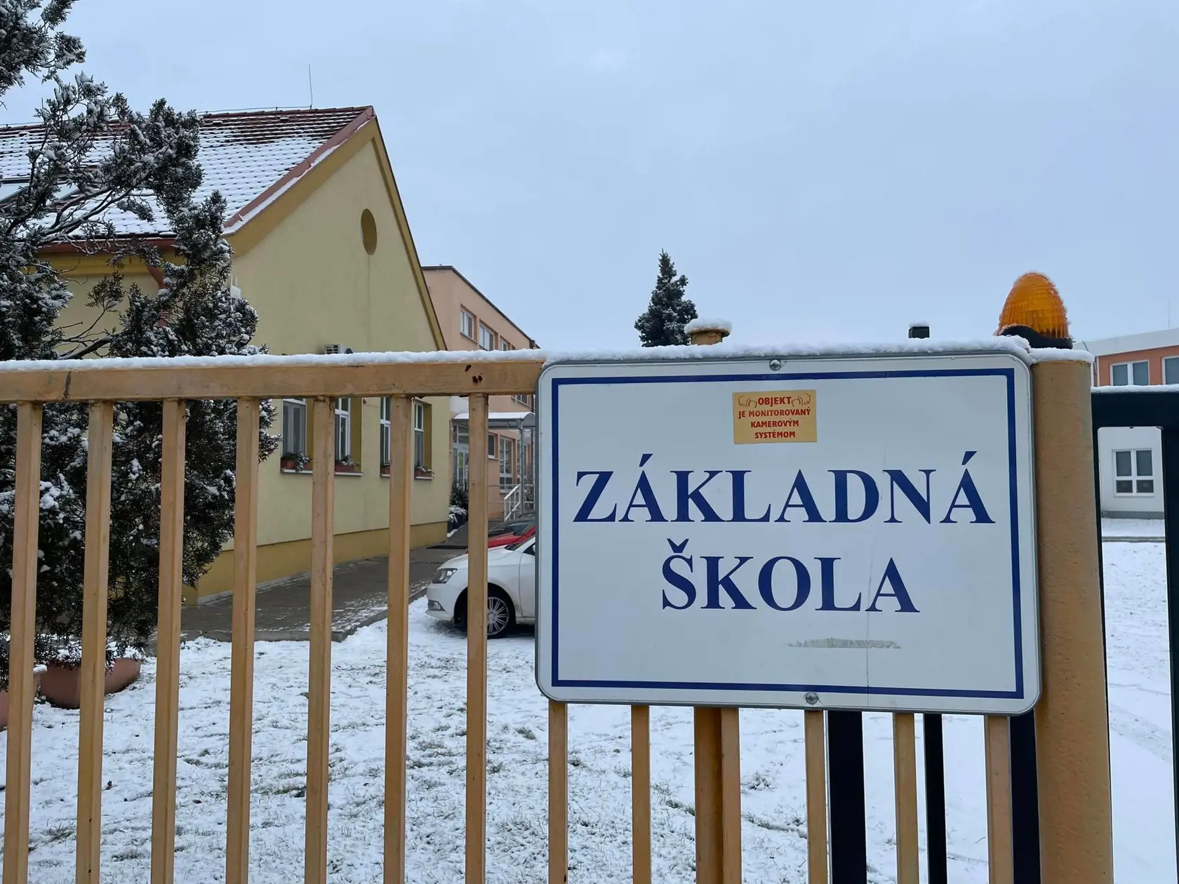 Základná škola v Miloslavove.