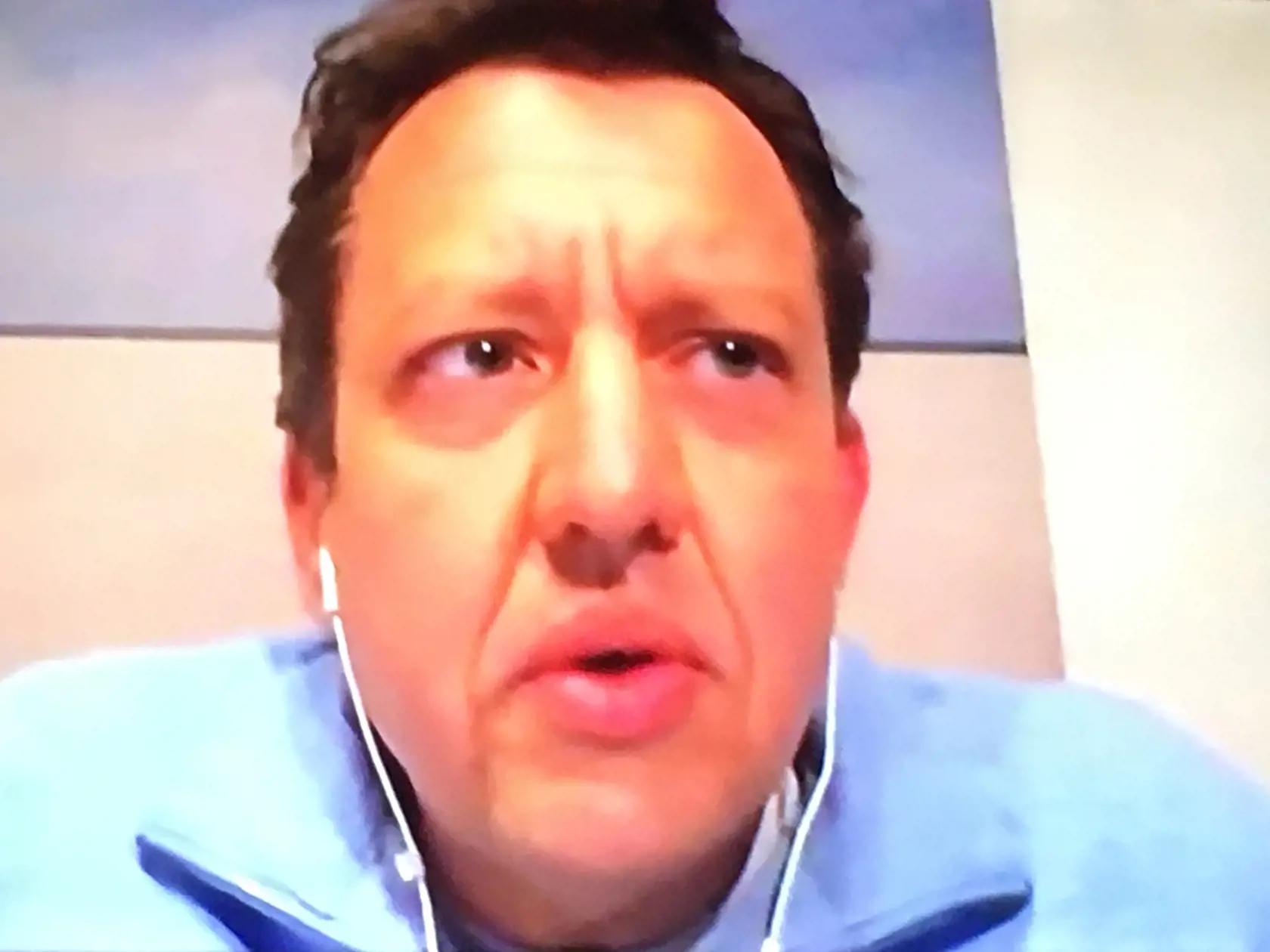 Kardiológ Erik Lipšic v Mimoriadnej relácii TV Markíza. Ide o dvojča expolitika a advokáta Daniela Lipšica.