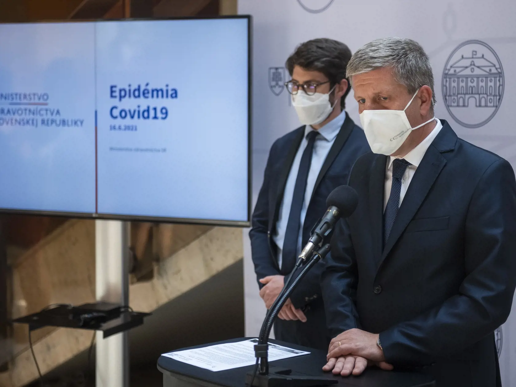 Vladimír Lengvarský, Matej Mišík: tlačová konferencia k aktuálnej epidemiologickej situácii. Kvôli omikronu treba opatrenia nastaviť celonárodne.