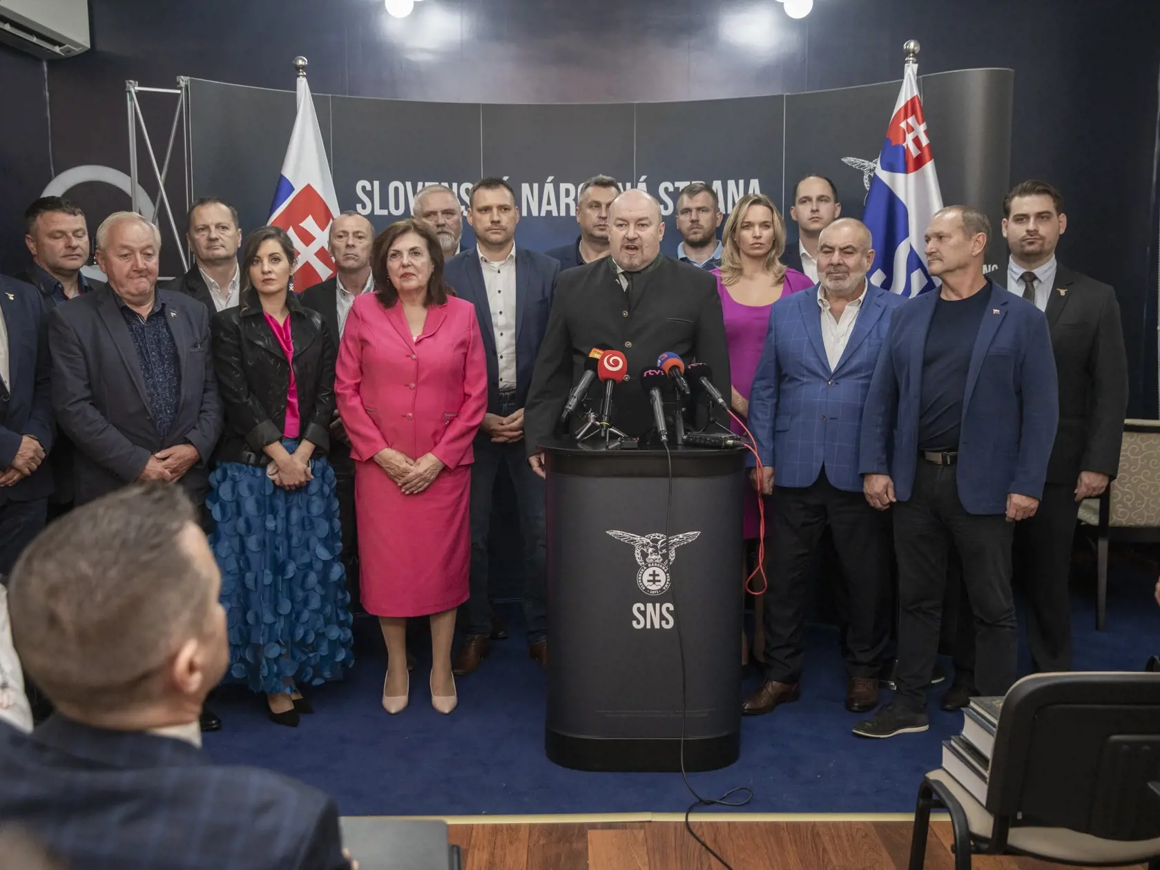 Parlamentné voľby na Slovensku. Volebná centrála Slovenskej národnej strany. Na snímke je starosta obce Očová  Rudolf Huliak.