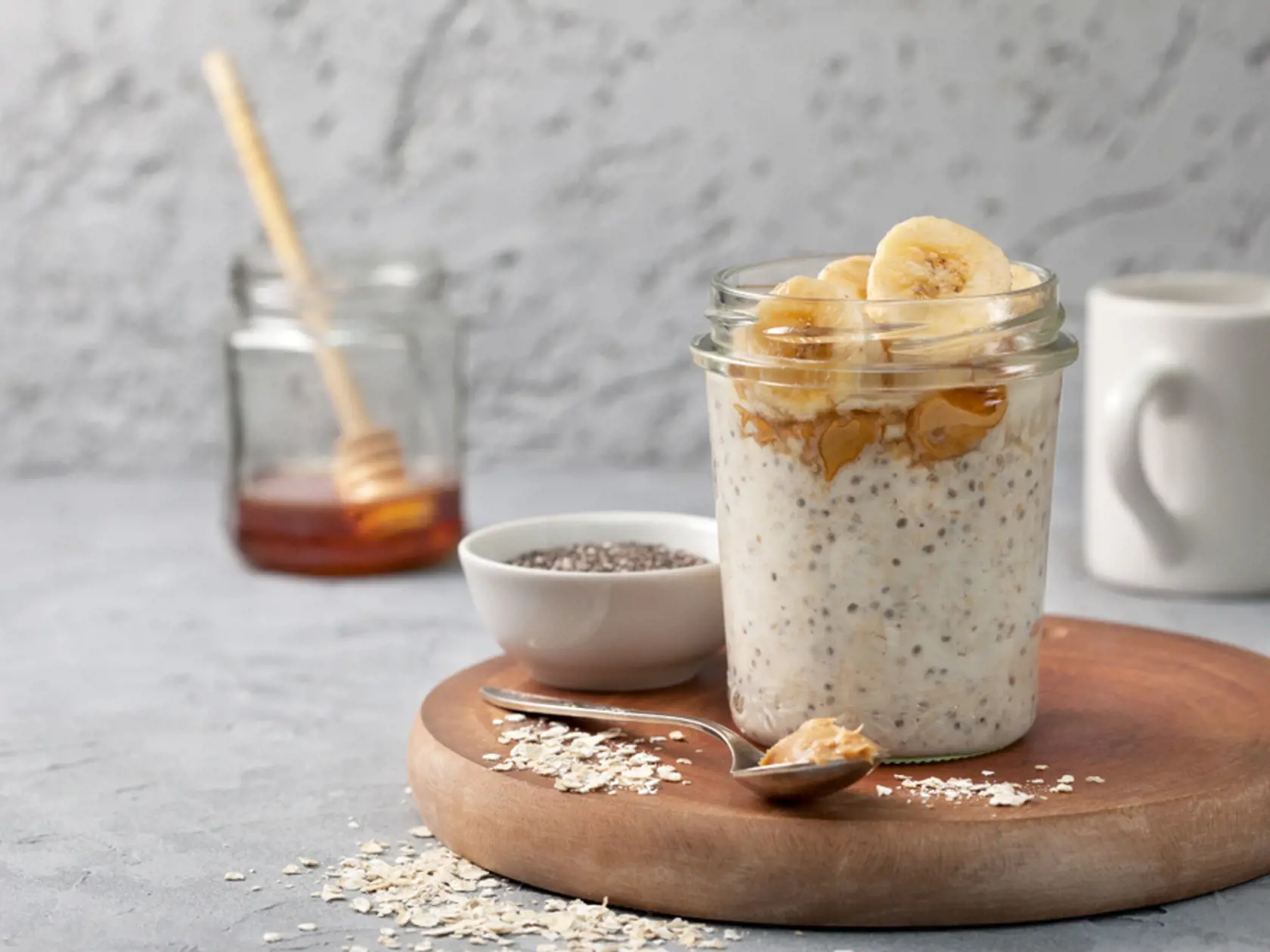 Healthy,Diet,Breakfast.,Overnight,Oatmeal,With,Chia,Seeds,,Bananas,,Peanut