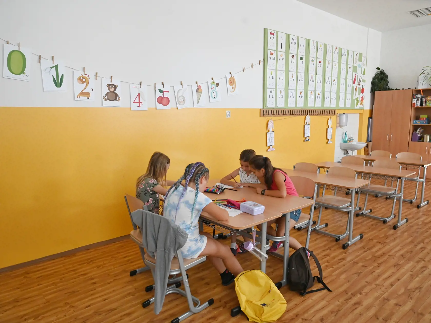Čiže začiatok školy, aký je na Slovensku zaužívaný, vyhovuje skôr týmto typom. Večerné typy môžu pri skorom vstávaní podľa psychologičky zažívať frustráciu, neaktívnosť a lenivosť.