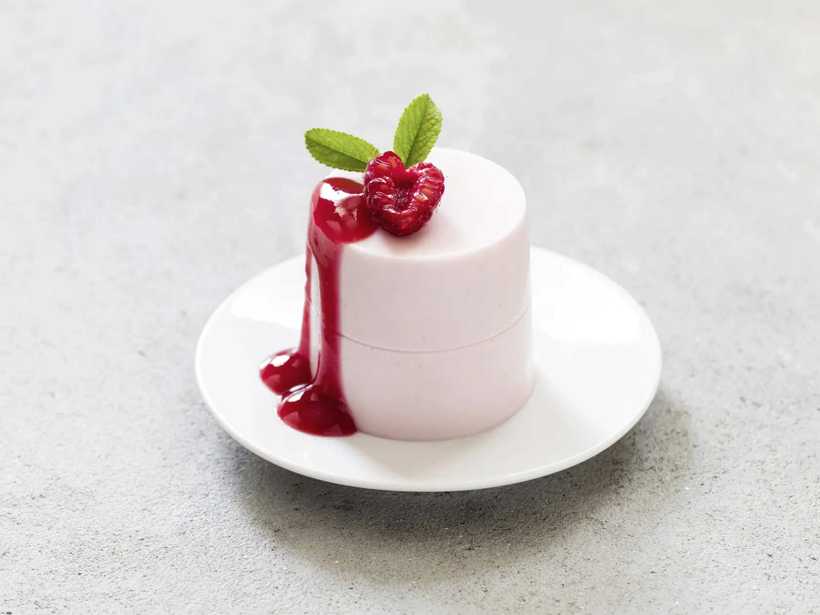 Malinová panna cotta  