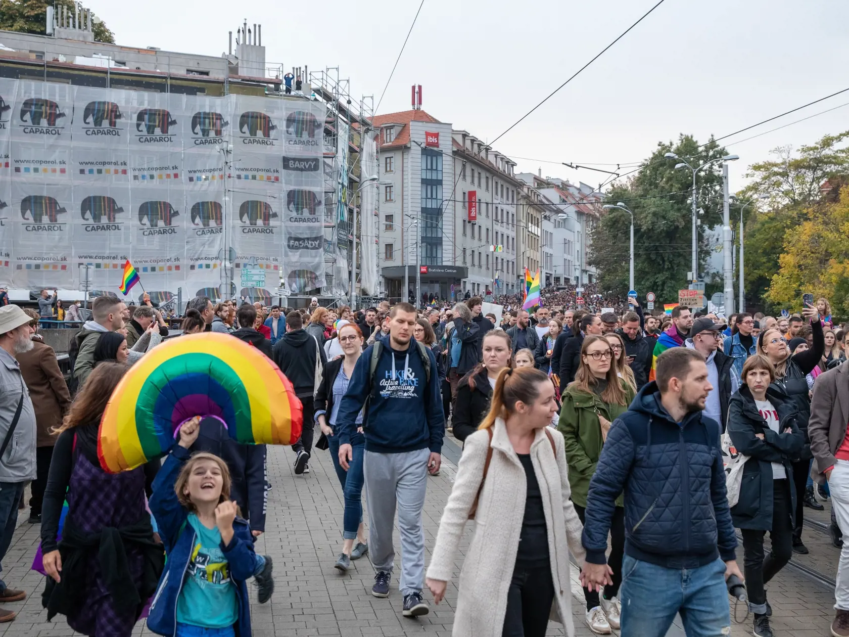 Na snímke je pochod za odsúdenie nenávisti proti LGBTI, ktorý nadväzuje na nedávne nešťastné udalosti na Zámockej ulici.