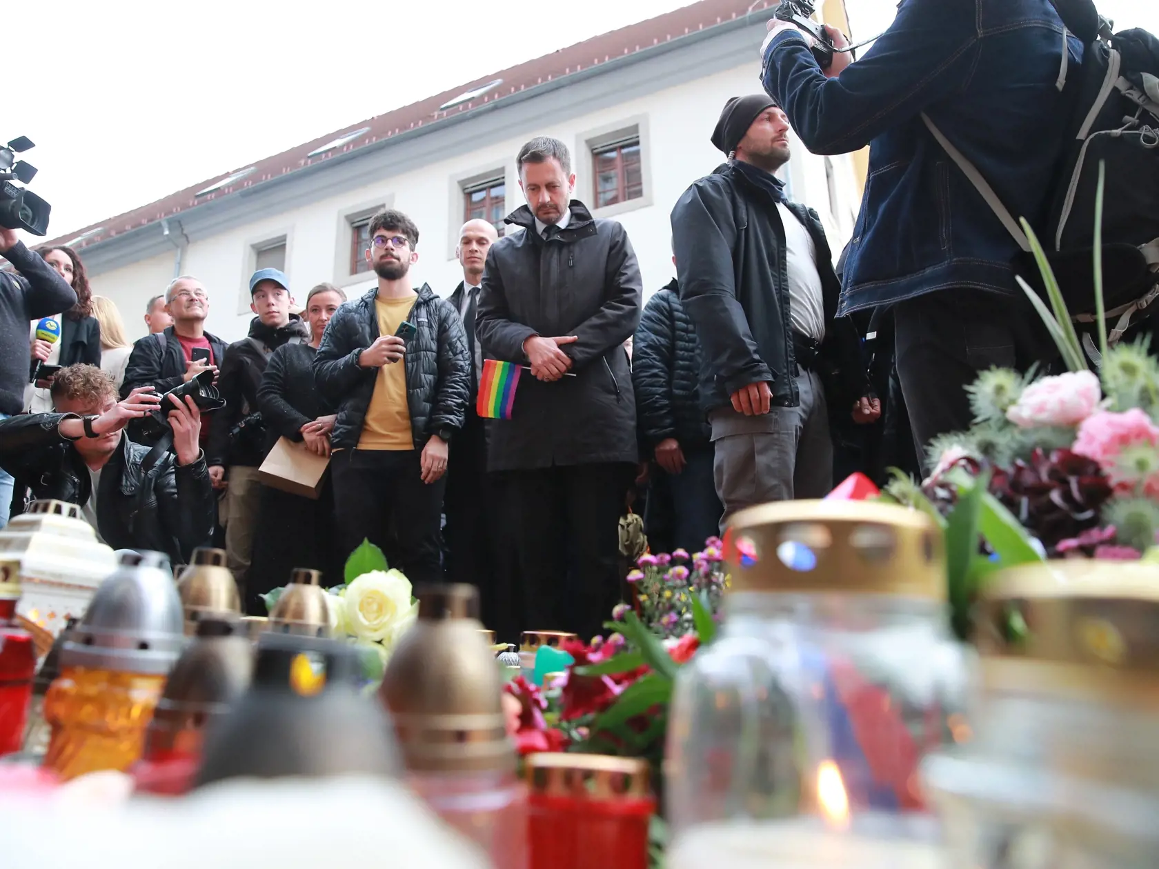 Prišiel aj Heger. V Bratislave sa koná Pochod za odsúdenie nenávisti voči LGBT komunite. Udalosť sa začala na Zámockej ulici, teda na mieste, kde sa odohrala streľba proti dvom mladíkom, ktorí prišli o život.