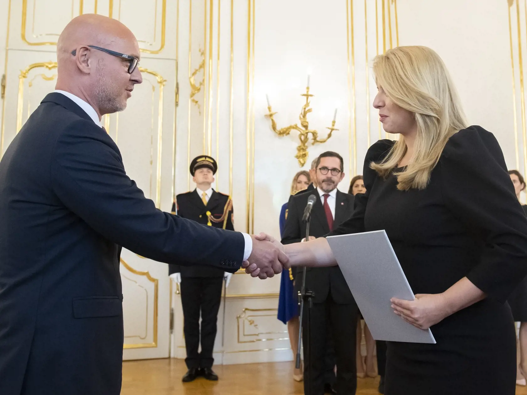Rozpočet školstva na rok 2023 nepočíta so žiadnymi inováciami ani s rozvojom školstva, myslí si to Gröhling. Označil štyri kľúčové oblasti, ktoré by mal rozpočet školstva podporiť. Medzi nimi sú financie na nové učebnice, vybavenie škôl, energie či zvýšenie počtu asistentov.