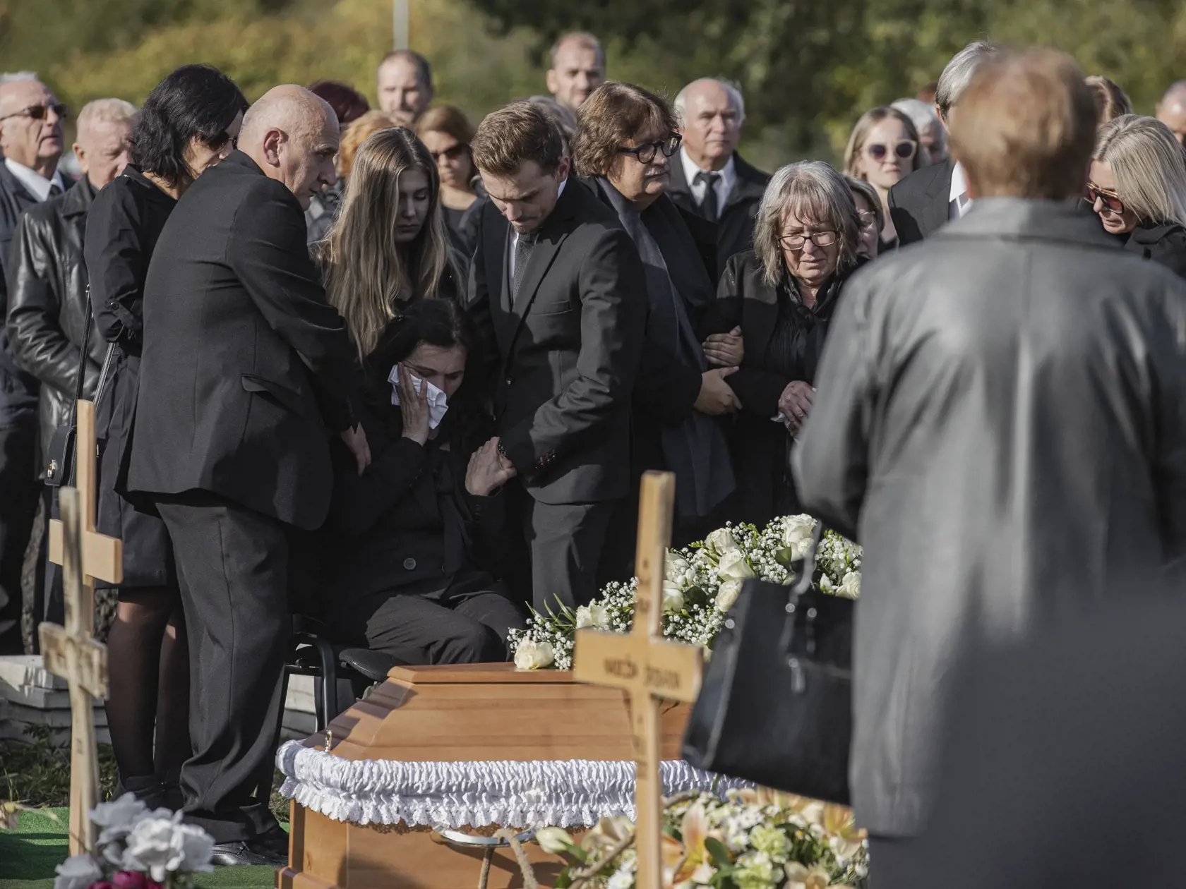 V Spišskej Novej Vsi sa 7.10.2022 konala posledná rozlúčka s Natáliou Hamrákovou. Iba 19-ročná študentka práva bola jednou z obetí tragickej nehody na Zochovej ulici v Bratislave.