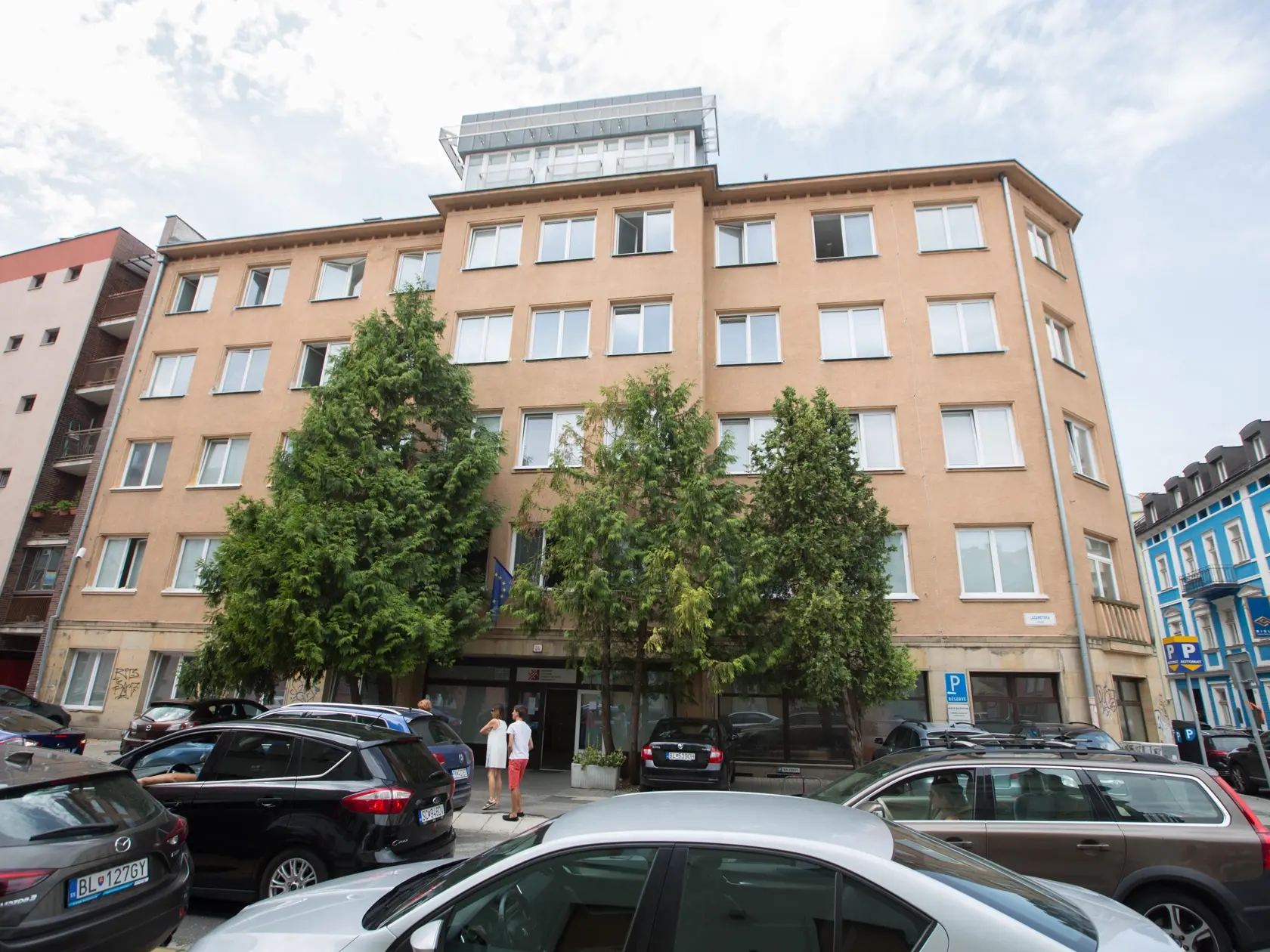Budova na Lazareckej 26 v ktorej sidli Narodne centrum zdravotnickych Informacii.