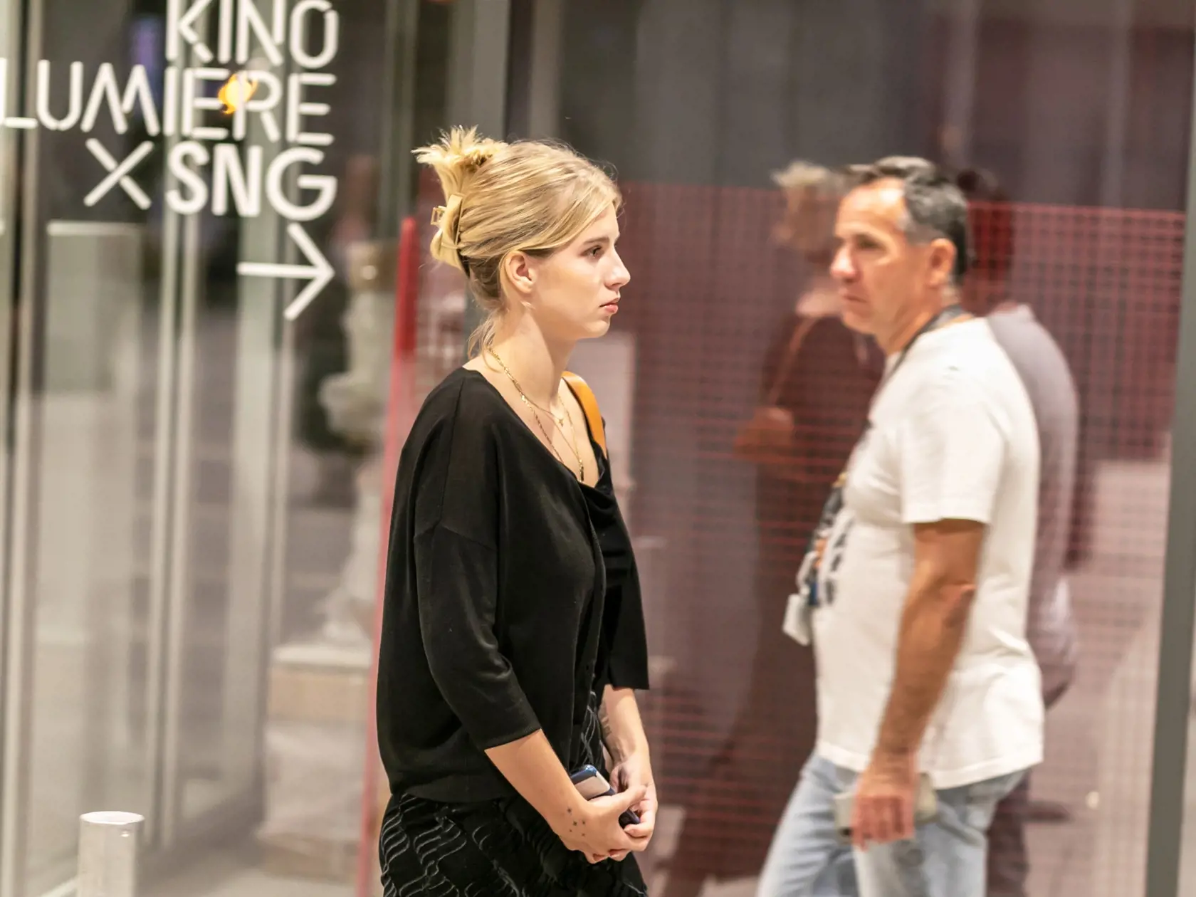 Na snímke Emma Čaputová prichádza na premiéru filmu Šťastný človek v SNG. 