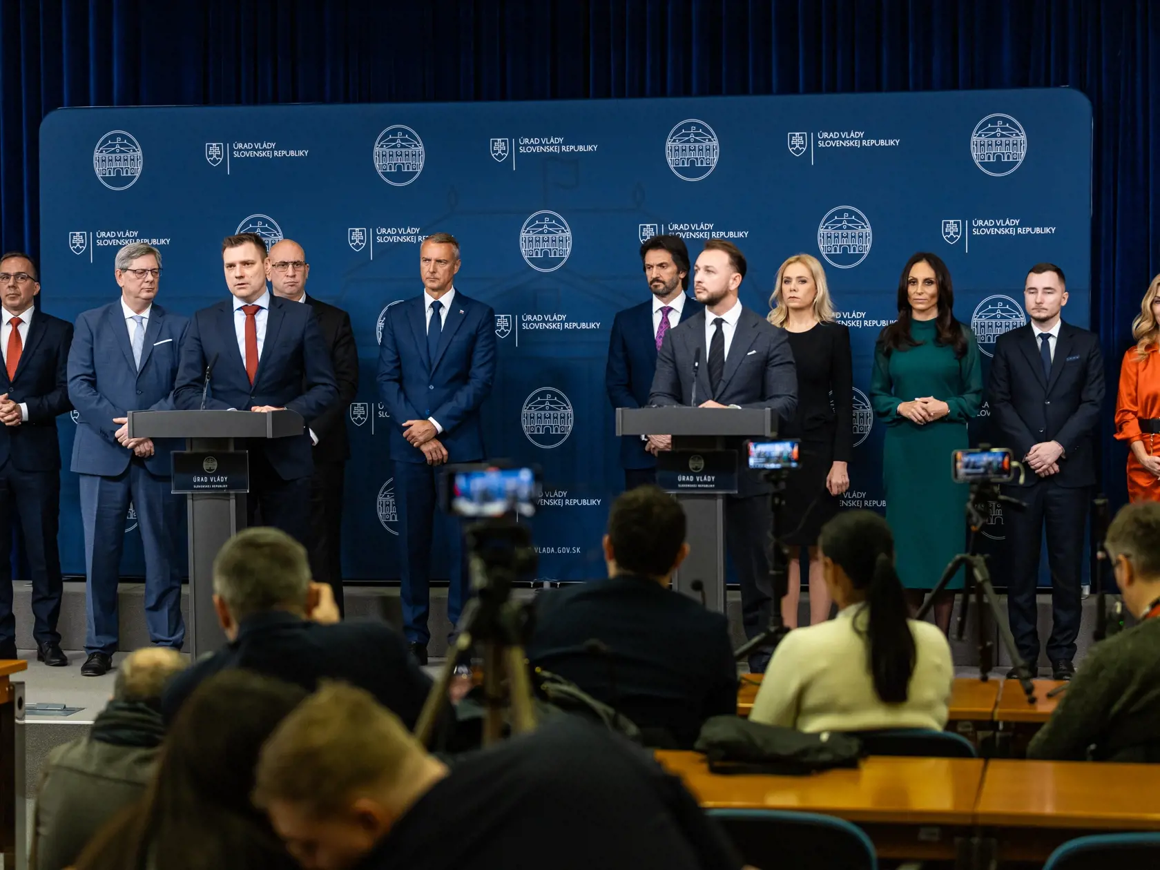 Tlačová konferencia v priestoroch Úradu vlády SR na tému “Únos spravodlivosti”. Na snímke Erik Tomáš, Boris Susko, Jozef Ráž mladší, Richard Raši, Robert Kaliňák, Róbert Zsembera, Denisa Saková, Zuzana Dolinková, Martina Šimkovičová.