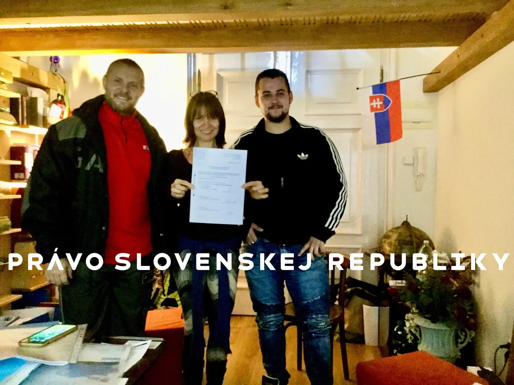 Adriana Krajníková so svojimi podporovateľmi. Rozhodla sa založiť politickú stranu. Jej ambície však ostali nenaplnené.