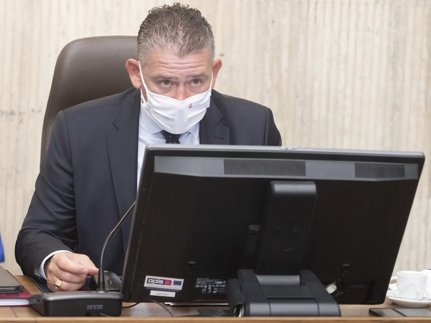 Polícia koná aj bude konať iba v súlade so zákonom. Uviedol to minister vnútra Roman Mikulec (OĽANO) v reakcii na vyjadrenia predsedu opozičného Smeru-SD Roberta Fica, týkajúce sa zadržania podnikateľa Norberta B.