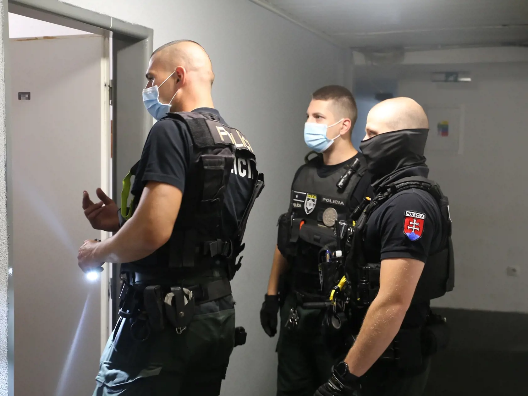 Polícia koná aj bude konať iba v súlade so zákonom. Uviedol to minister vnútra Roman Mikulec (OĽANO) v reakcii na vyjadrenia predsedu opozičného Smeru-SD Roberta Fica, týkajúce sa zadržania podnikateľa Norberta B.