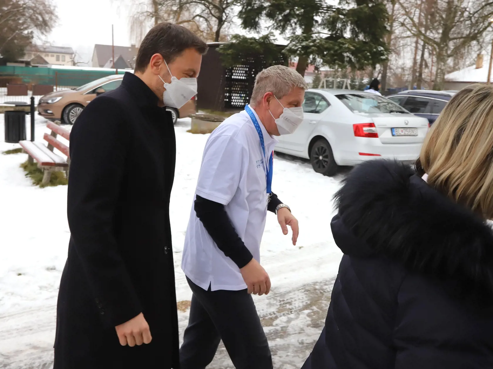 Predseda vlády SR Eduard Heger (OĽANO) a minister zdravotníctva SR Vladimír Lengvarský (nominant OĽANO) sa osobne zapojili do kampane na podporu očkovania.