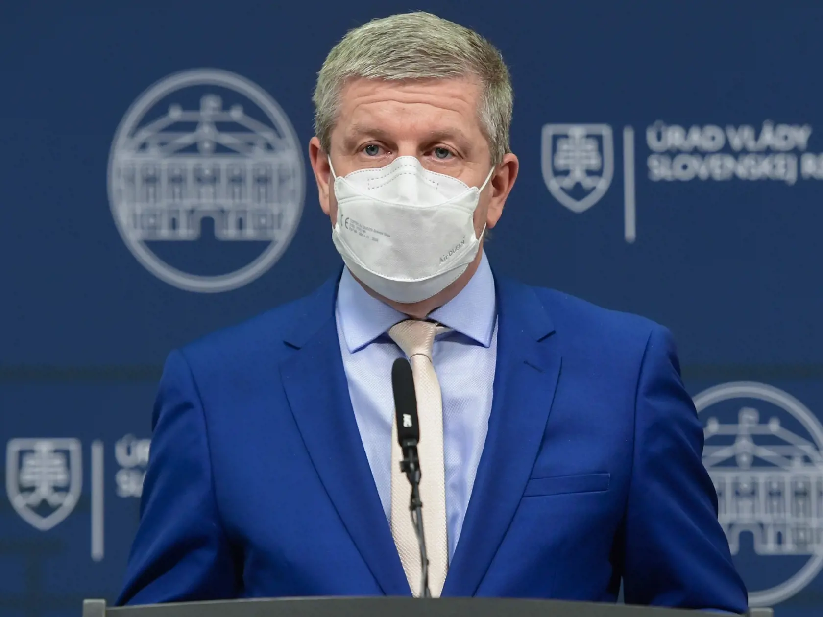 Na snímke je minister zdravotníctva SR Vladimír Lengvarský (nominant OĽaNO)  počas tlačovej konferencie na tému Odmeny zdravotníkom.