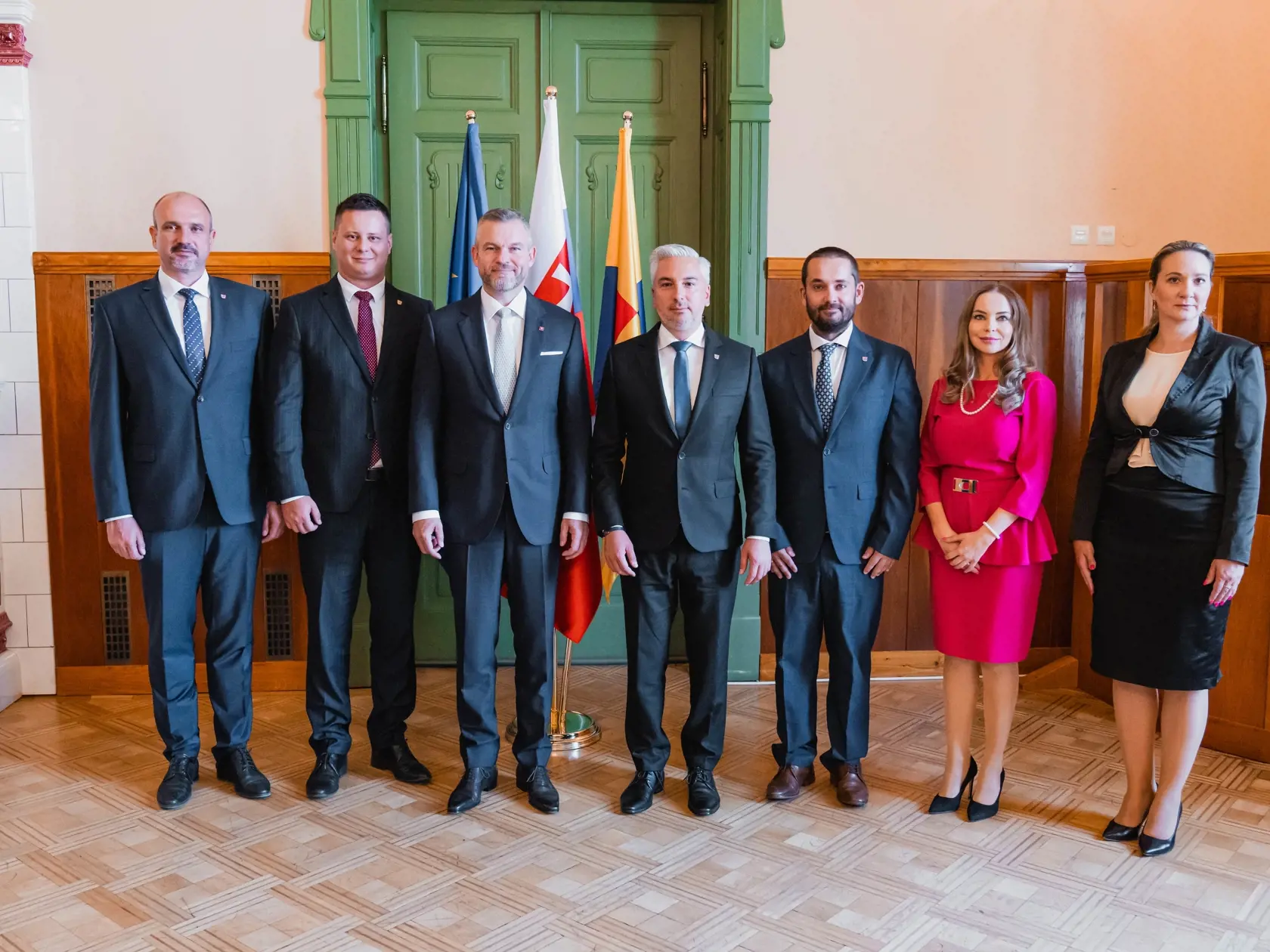Zábery z návštevy Petra Pellegriniho na Úrade KSK.