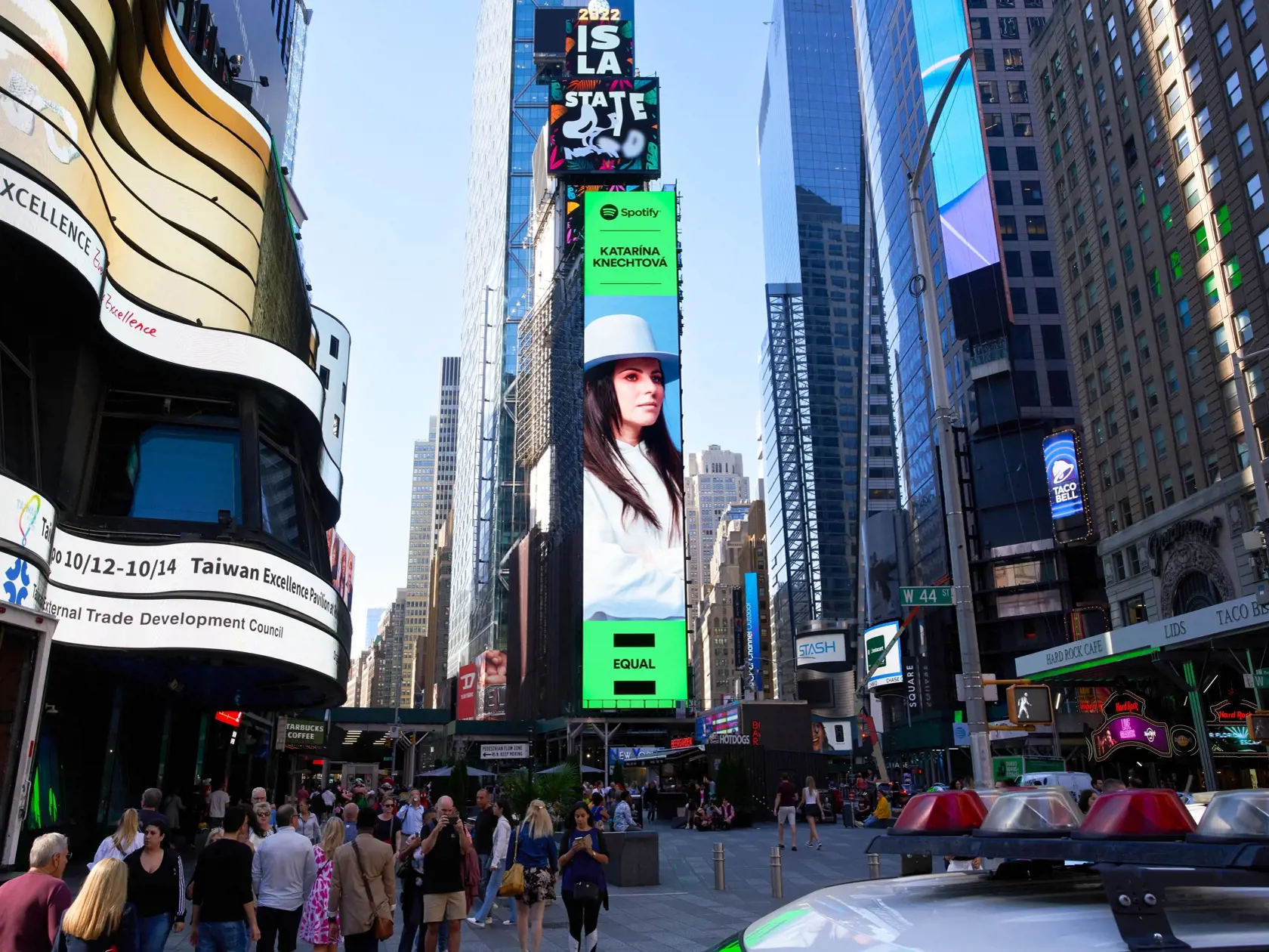 Katarína Knechtová je na slovenskej hudobnej scénu od roku 1997 a teraz sa dostala až na Times Square.