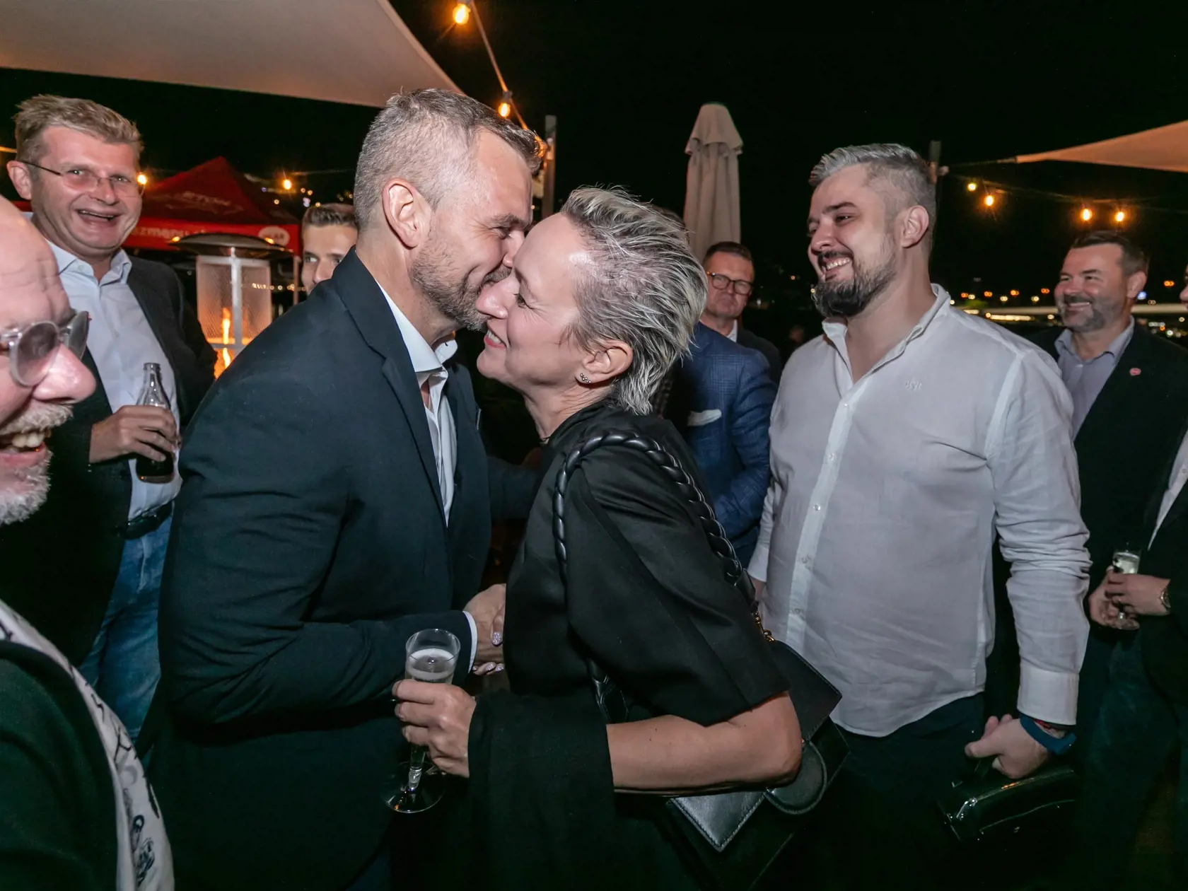 Na snímke predseda politickej strany HLAS - sociálna demokracia Peter Pellegrini počas volebnej noci v reštaurácii Aušpic.  